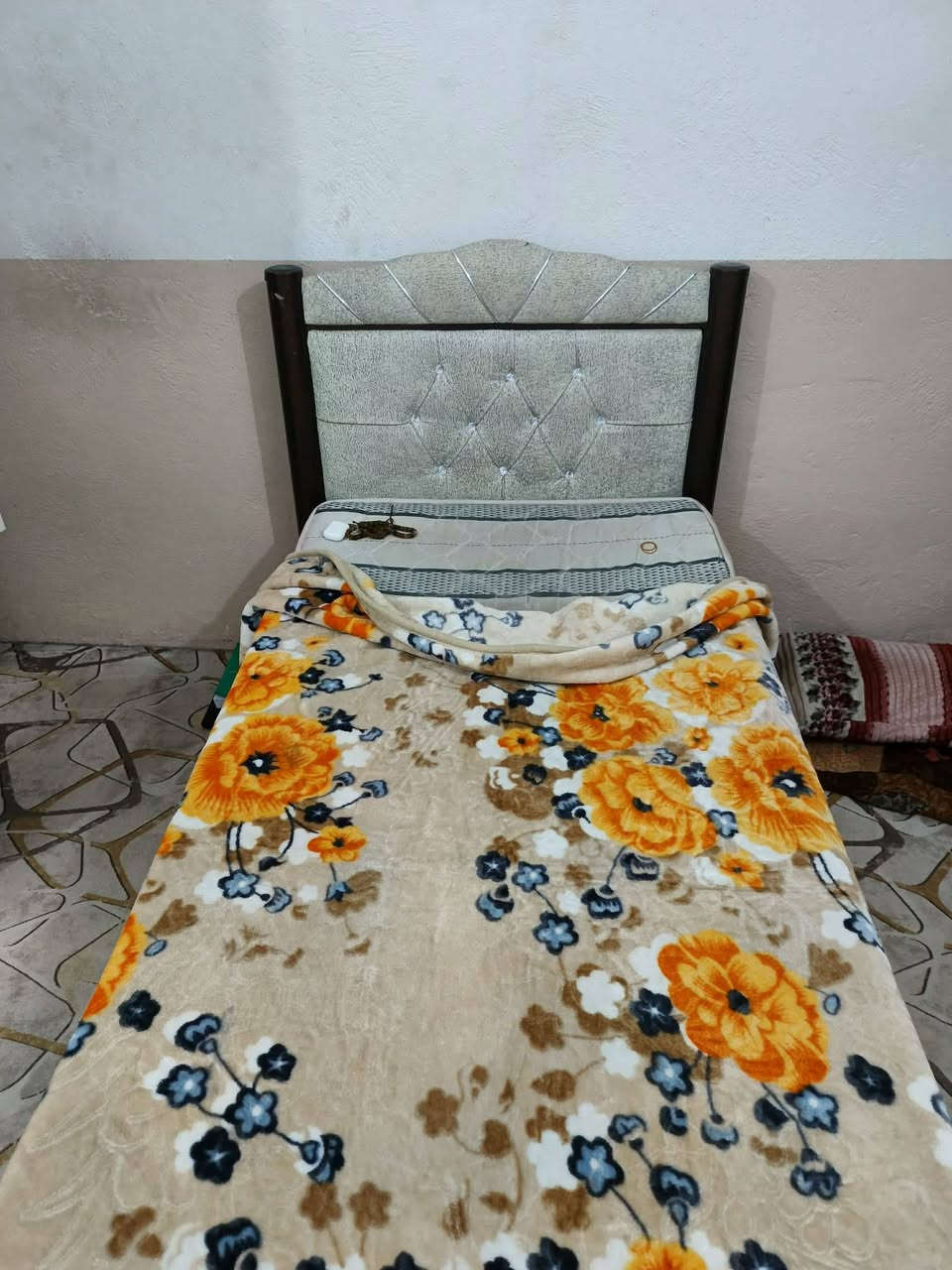 سلام عليكم ❤
عندي جربايه وكنتور للبيع 🩶

الكنتور ب ١٥٠ وبي مجال 
الجرباية ب ٥٠ وبيهه مجال
للاستفسار ***********
عنوان كوفه
