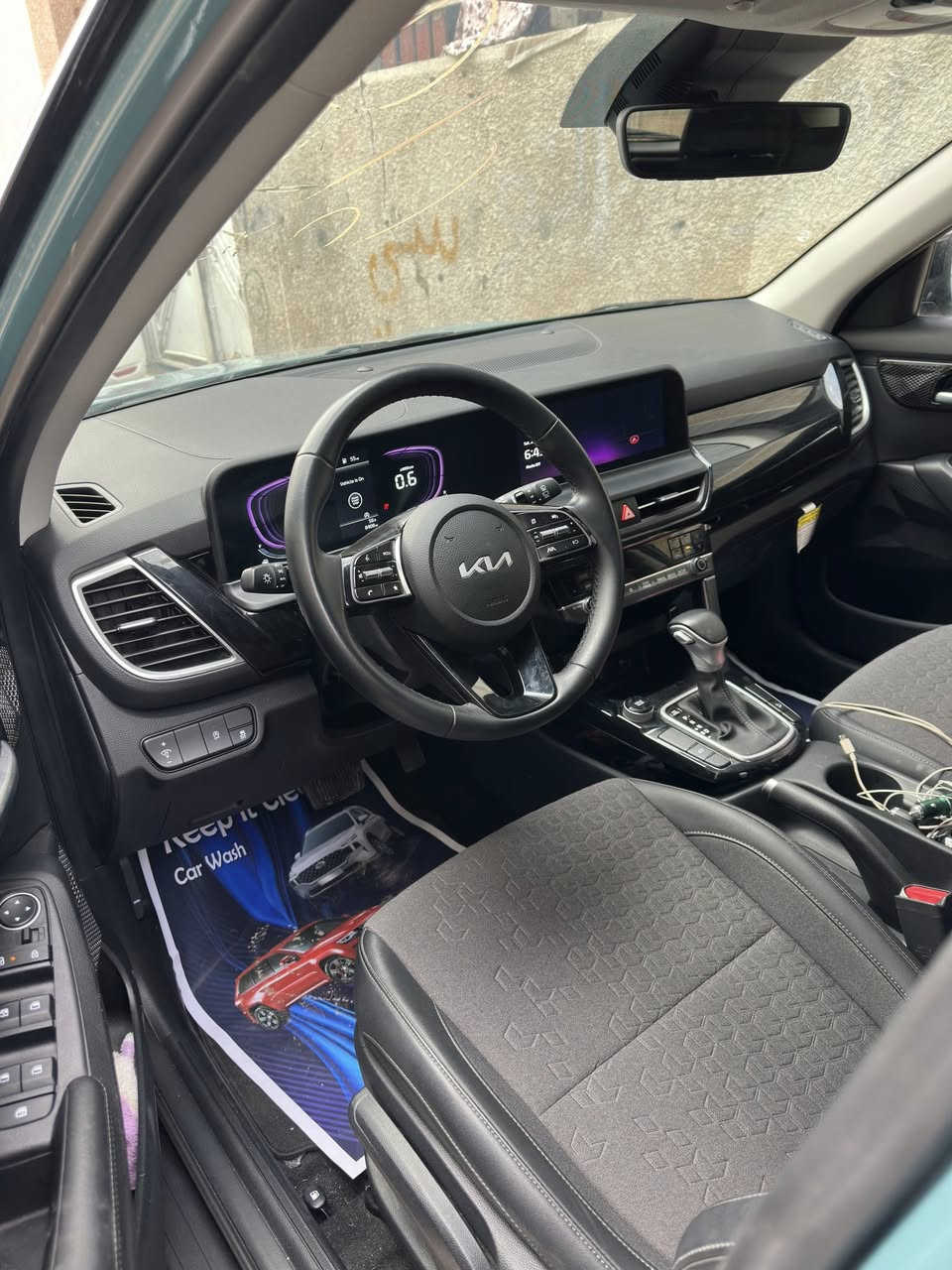 كيا سيليتوز موديل 2025 تو كلر لون مميز
عداد المسافه 8000 بعدهه بوضع الشركه 
وارد امريكي حادثها بنيد مبدل فقط 
ايرباك ستيرن راجع سستم
محرك 2000 المرغوب 
المواصفات
بصمه تشغيل وبصمه ابواب 
فور ويل 
قياده ذاتيه
تحديد مسار 
تحكم ستيرن 
مثبت سرعه
رادار امامي
تنبيه خروج عن الطريق
تحكم قياده ثلاث وضعيات
يكو + سمارت + سبورت
مانع تزحلق
مانع منحدرات
دشبول دجتال متصل مع الشاشه
ابل كار بلي + اندرويد
نظام ملاحه
بلوتوث
مدخل شحن امامي خلفي
ويل كب 
تبريد تدفئه قطعتين
السعر 160 معلومات اكثر الاتصال على الرقم ***********
