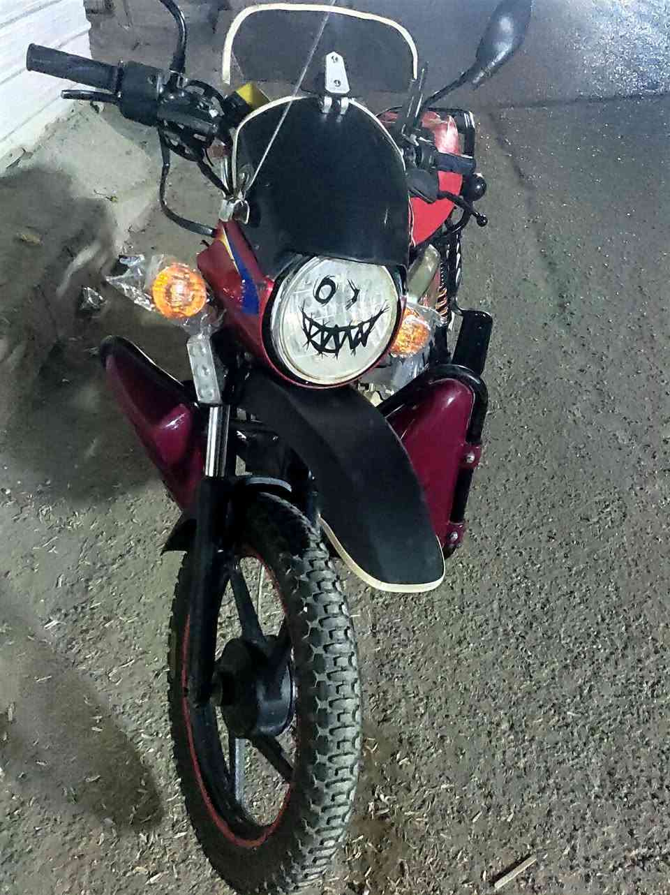 سلام عليكم 🙋‍♂️
للبيع مديل 21 دراجة خير من الله جاهزة من كلشي 

كلشي شغال..     قفل ستيرن.. 💘    ..      لايت زنون.. 😈

  بك لايت..  👻       عداد نمر من 1 الى ال 5... 🤟    

كيجات بانزين..  🥹       نكرة سلف هندر..   .💚     باتري جديد..🔥
دبلات بل جيس..    محرك متسمعله صوت..   لا تنقيص لا تبخير. 

كلجات جدد مال 23 😉  ملاحضة..(من شديت كلجات صارت بيها ونه خفيفه بل مشي.. 

اوراق كاملة دراجة 😇    سعرها مناسب سعر ايرانية (850-) 

وبلخير عل ياخذها مكاني بغداد العبيدي 

هہ‏‏***********
