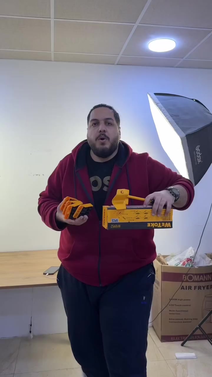 تريد تنقل الأثاث بدون تعب ووجع ظهر؟ 💪

بهالعدة الذكية راح ترفع وتحرك أي قطعة ثقيلة بنفسك!

رافعة قوية + قواعد بعجلات تخلي النقل سهل وسريع 🎯

مثالية للبيت والمكتب وحتى المحلات 🏠

تتحمل لحد 150 كغم بثبات عالي 🔥

رتّب بيتك بأي وقت بدون مساعدة أحد 👌

حل عملي يخليك تشتغل باحتراف!
السعر 15الف *توصيل 5الاف لجميع محافظات العراق *
#أثاث #منزل #ادوات_منزلية #قنفات


**إذا كنت صاحب هذا الإعلان وتريد حذفه لأي سبب، رجاءا أرسل رسالة إلى الدعم الفني**