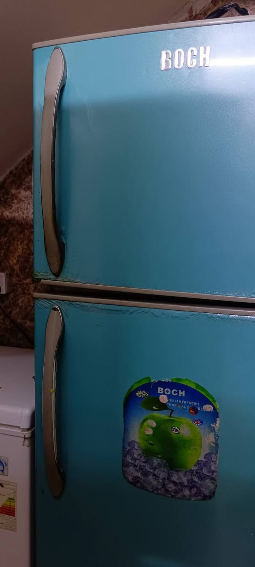 ثلاجه للبيع مستعمله 50 ألف
للستفسار ***********
