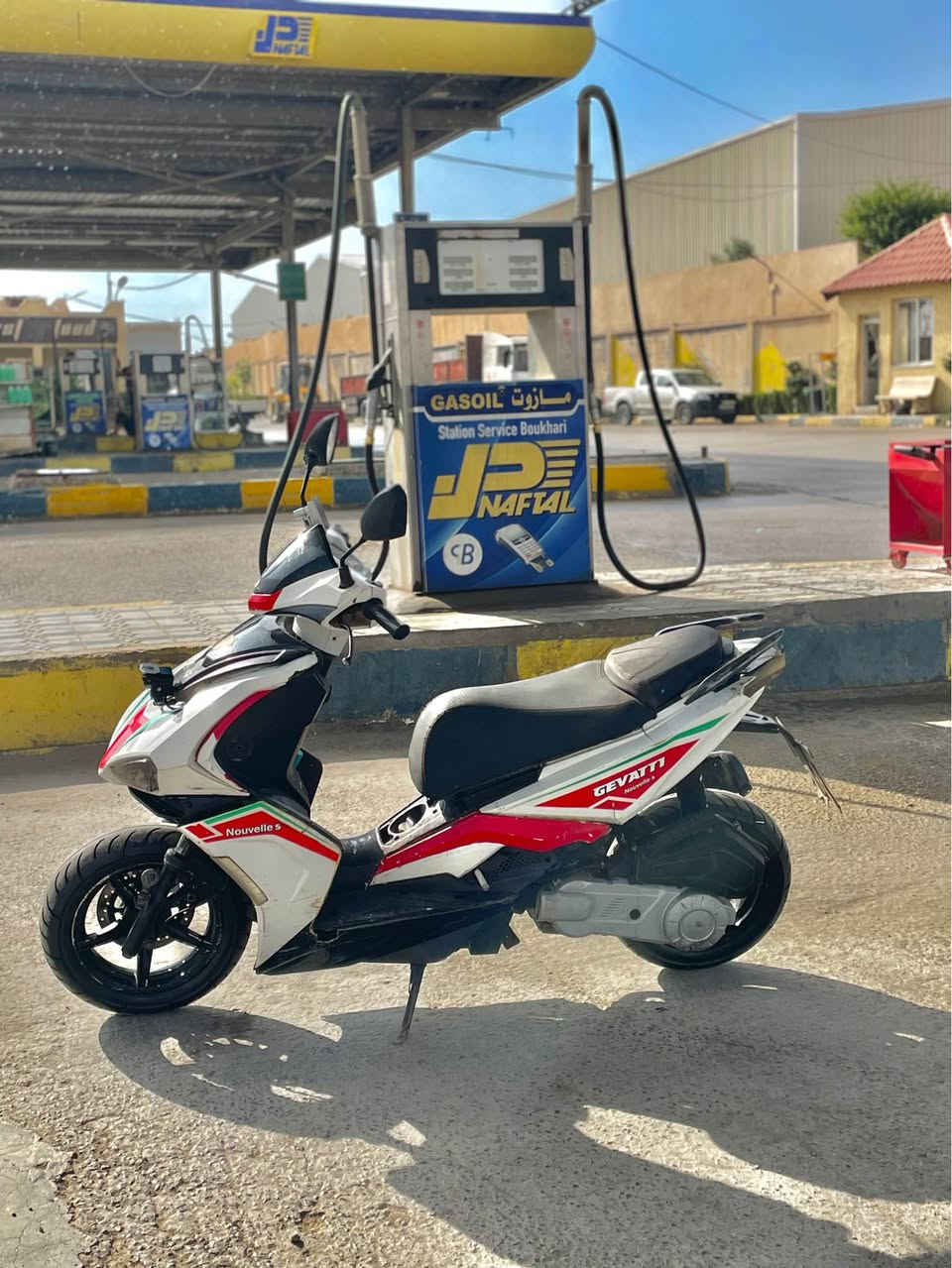 moto ndifa motor mahtot jdid mzal rodaj 10/10
karinaj 7/10 
ta3 khdma soma 9alb loz ✅ الحمادية, الجزائر


**إذا كنت صاحب هذا الإعلان وتريد حذفه لأي سبب، رجاءا أرسل رسالة إلى الدعم الفني**