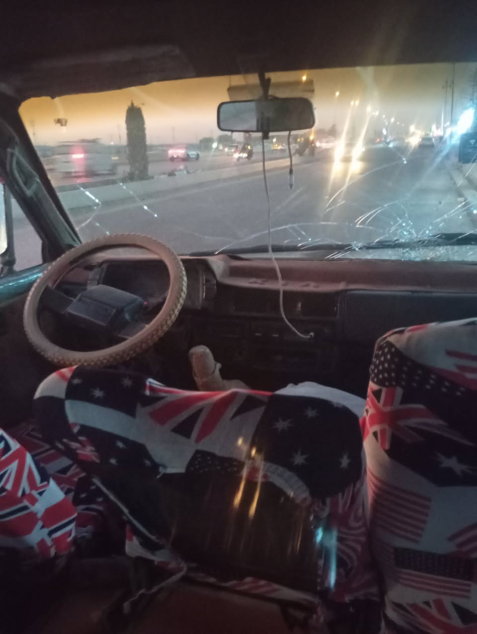 سلام عليكم كيه بسته للبيع موديل 95 رقم الماني بصره سنويه بدل ظائع سنويه صاقطه مكينه وكير حداديه مكفولات راعيها مااندله ابيع هل موجود سياره جاهزه من كلشي سعرها 19 الي يريدها يجي خاص او يتصل عل رقم ***********
