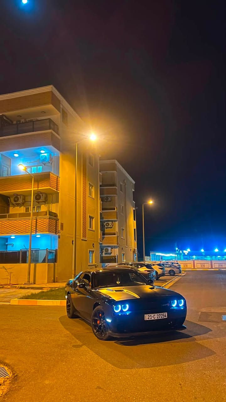 جالنجر 2015 sxt مواصفات : شاشه كبيره :تحكم ستيرن : مثبت سرعه : كشنات كهربائي سياره نضيفه جداً حداده 100/100 تبريد ثلج كلشي جاهز اي نقص ما بيها 

حادثها بجم 

داخل برتقالي جديد دوشمه اربيل 
الرقم سليمانيه راعيها بلبصره 
الاتصال على الرقم *********** 
السعر :137 وبيها مجال 
مكان البصره
