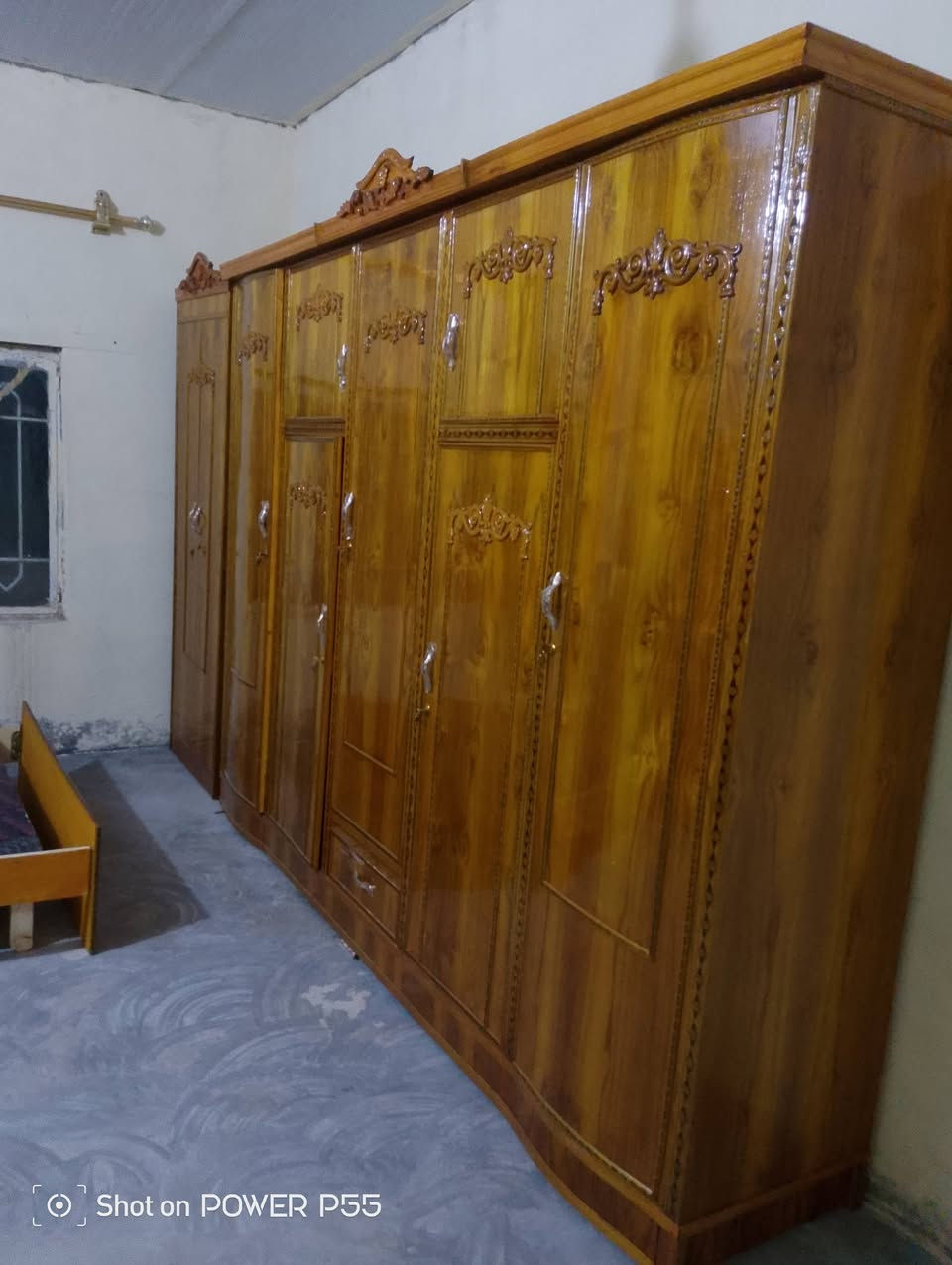 سلام عليكم عندي غرفة خشاب للبيع جديدة بعدهة بجيس اليريد يتصل ويدلل عل هذا الرقم ***********
