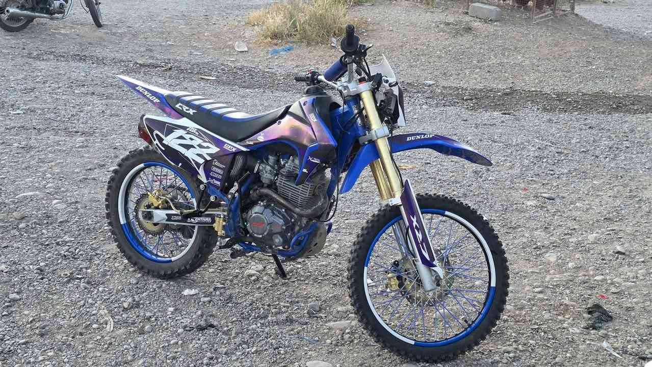 السلام عليكم سي ار اكس موديل 26 حجم المحرك 300 cc
كلشي شرط ماطور نضيف تجي وجيك سعر مليون و200 وبي مجال حك جيتك ***********
