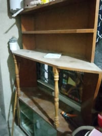 معرض البيع جام بي شغال خشبه ثكيل ونضيف يحتاجله فقط مسحه قيم بلي يرضي ا...