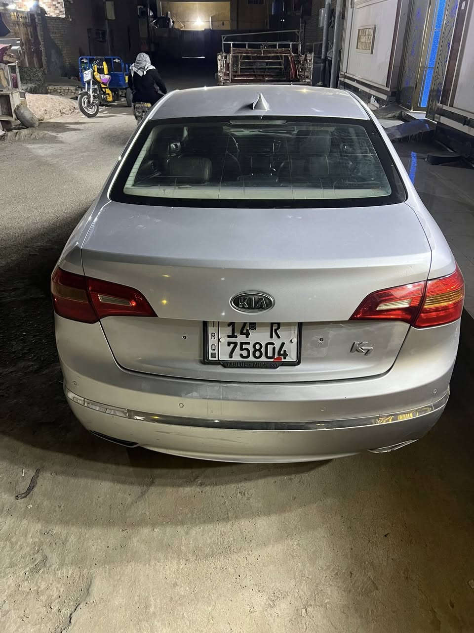 السلام عليكم سياره للبيع كي7 كيا كادنزا موديل 2011 وارد كوري مكفوله من الضربه والتبديل بيها رشة صبغ بلجاملغ الخلفي ولامامي والباقي كفاله سياره جاهزه من كل النواحي محرك كير حداده تبريد تخم تاير كله جديد ومكفول سنويه جديده مشروع وطني رقم انكليزي السعر 79 مكان السياره ميسان ابو رمانه الشراي يتصل ***********////***********
