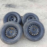 شباب تايرات حجم, 15 نضافتهن 70 بل 100 للبيع السعر 150 وبيهن مجال مكاني...