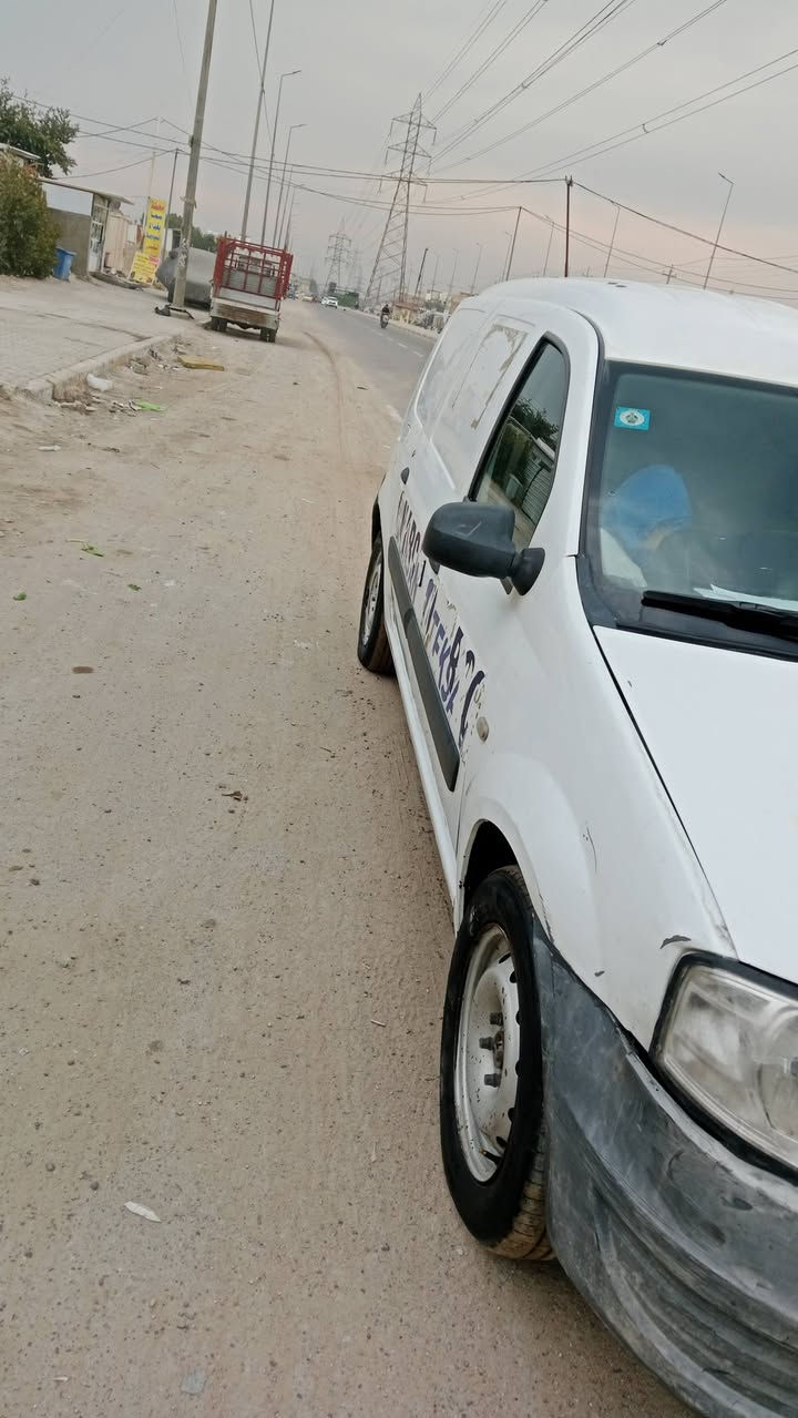 سلام عليكم رينو ١٢ موديل مابيها صبغ ولا ضربه سعر ٣٥ بيها مجال ***********
