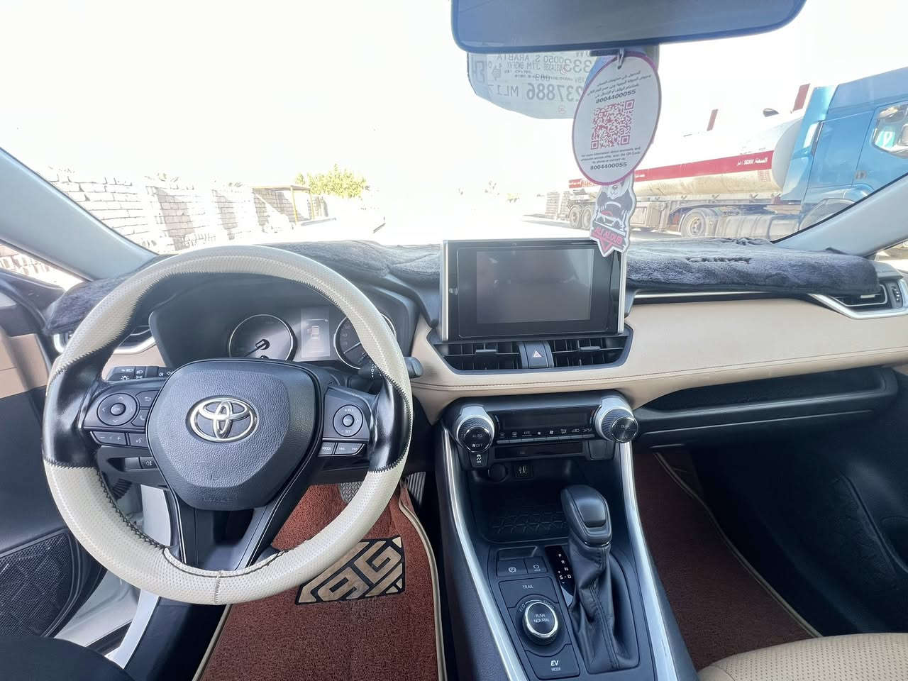 السلام عليكم 

راف فور موديل 24 خليجي فول عدا الفتحه ماشيه 35 الف كيلو 

سعر 260 بيه مجال بسيط مكانه بغداد ***********
