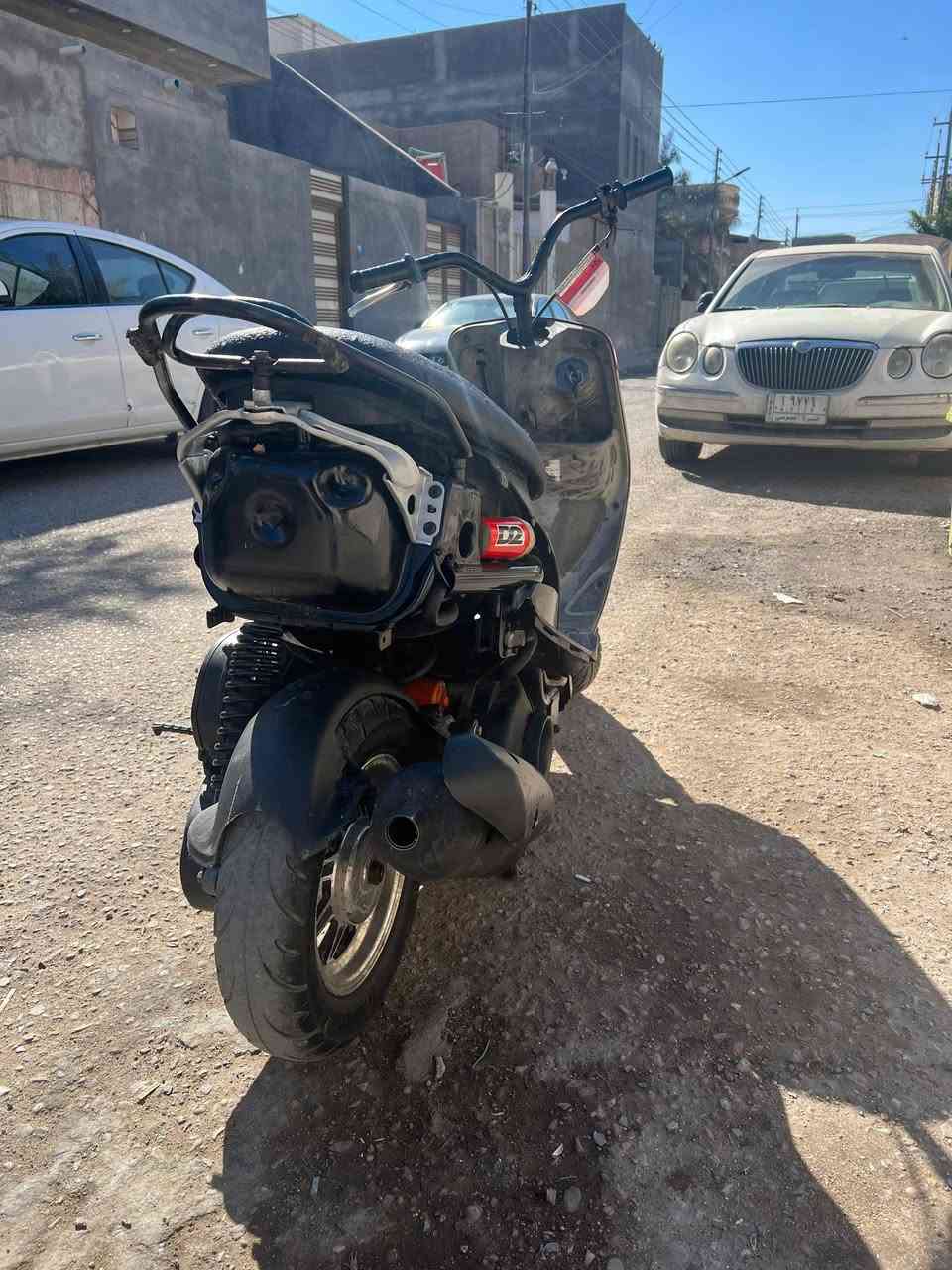 السلام عليكم
دراجة ماكس قجمه محرب بوشه ٥٥ مفتوحة مره وحده شلعه ومعدل دراجة سلف شغال بس باتريها كاعد وراجز مرات يخرط ابيعلك محرب تريد غراض احسبلك الغراض كاملات ب ٣٥ سعرها الدراجة ٥٥٠ وبيها مجال بسيط او مراوس بدراجة نضيفه   
مكاني بصره امن داخلي 
***********
