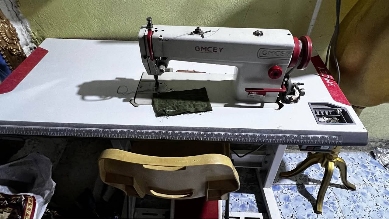 مكينة خياطة جديدة جمسي. مستخدمة اقل شهرين بعدها جديدة حتى دهن شركة بيها لاداخلة لاتصليح ولامبدل بيها برغي الله يشهد Singapore


**إذا كنت صاحب هذا الإعلان وتريد حذفه لأي سبب، رجاءا أرسل رسالة إلى الدعم الفني**
