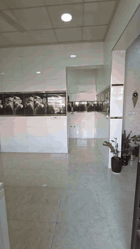 بيت للبيع طابو صرف العنوان خانقين 
خلف ملعب شارع ١٥ موقع مميز المساحة 
١٧٥م استقبال وصالة ومطبخ حار وبارد 
وغرفتين نوم للاستفسار اكثر مراجعة 
مكتب رابەر شارع المزرعة قرب جامع 
هداية ***********
