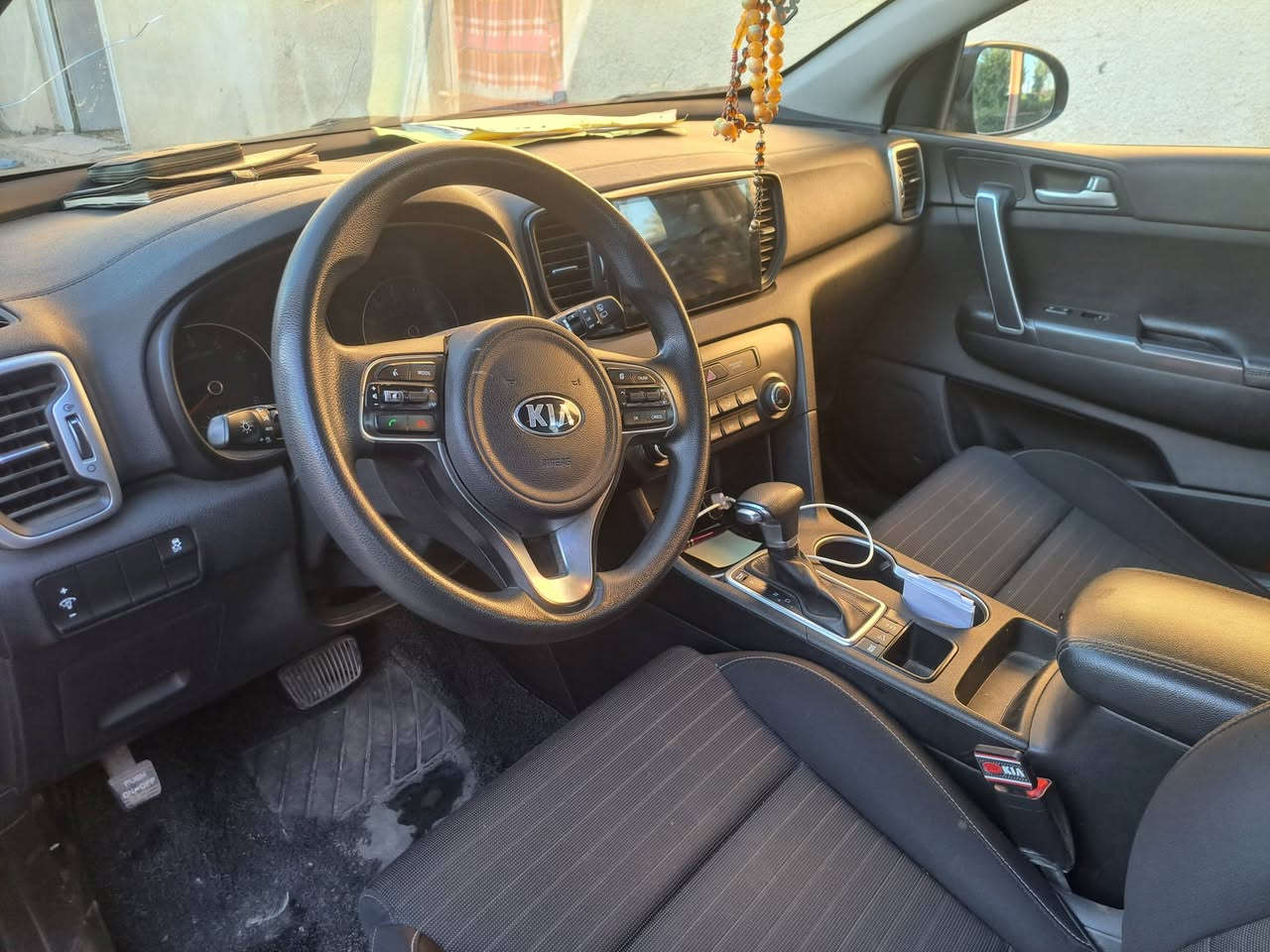 السلام عليكم سبورتج موديل ١٨ جديده وارد أمريكي حادث جاملغ الخلفي جهه السايق سعر ١٥٥ وبيهه مجال بسيط ***********
