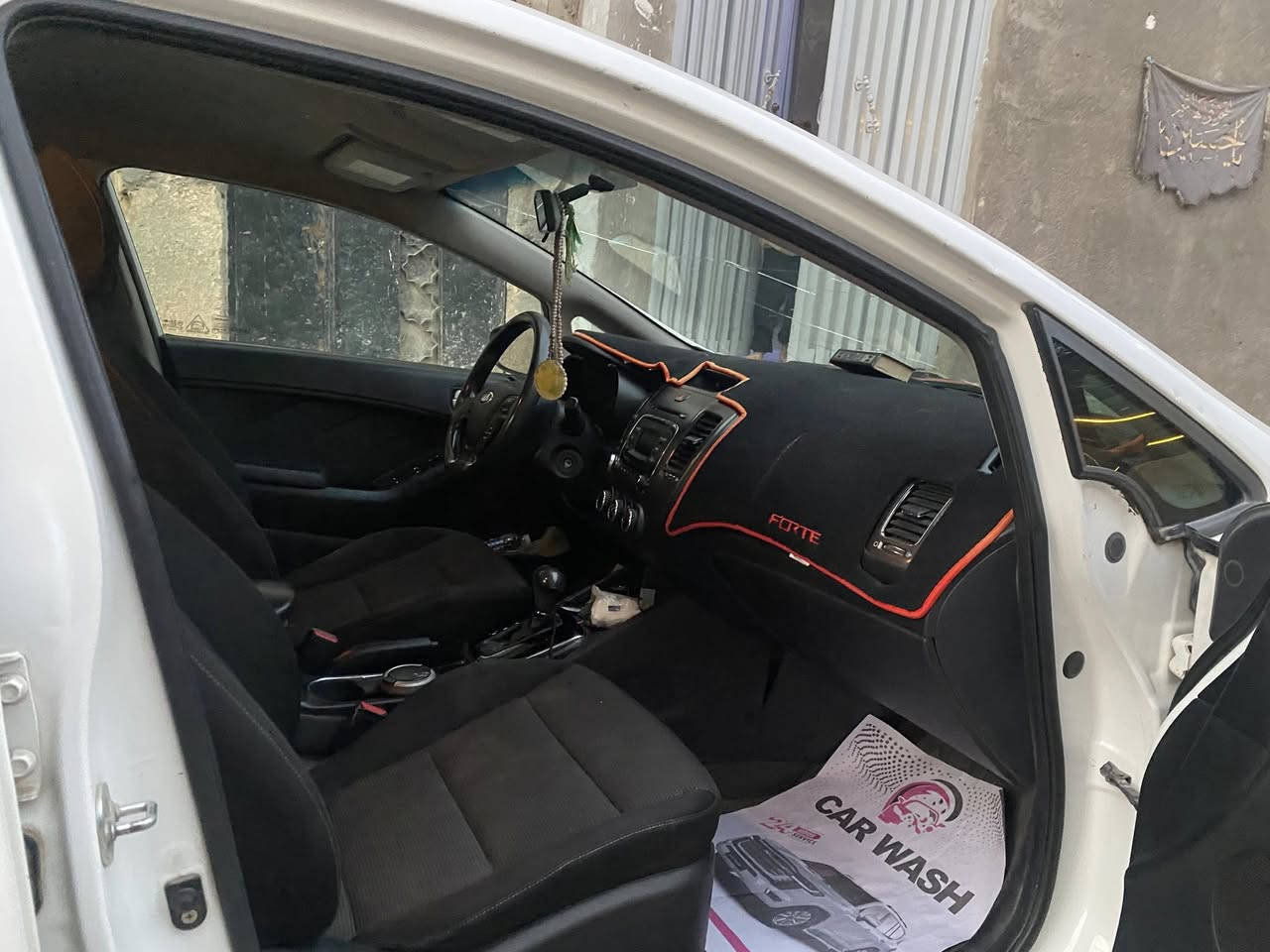 السلام عليكم
فورتي ٢٠١٧

وارد امريكي

ابيض 

رقم الماني  ديالى. مشروع وطني

مكينةً ٢٠٠٠ دوش

تدفئة تبريد 

بيهه خمس قطع 

بدون دواخل ولا حوض ولا لغد ولا شاصي 

سيارة خير من الله 

ماشية ١٥٣ ميل

تحكم ستيرن 

تحكم مري

  

السعر   شدة. وبيهه مجال  

مكاني بغداد  الحسنينة 

 الرقم : ***********
