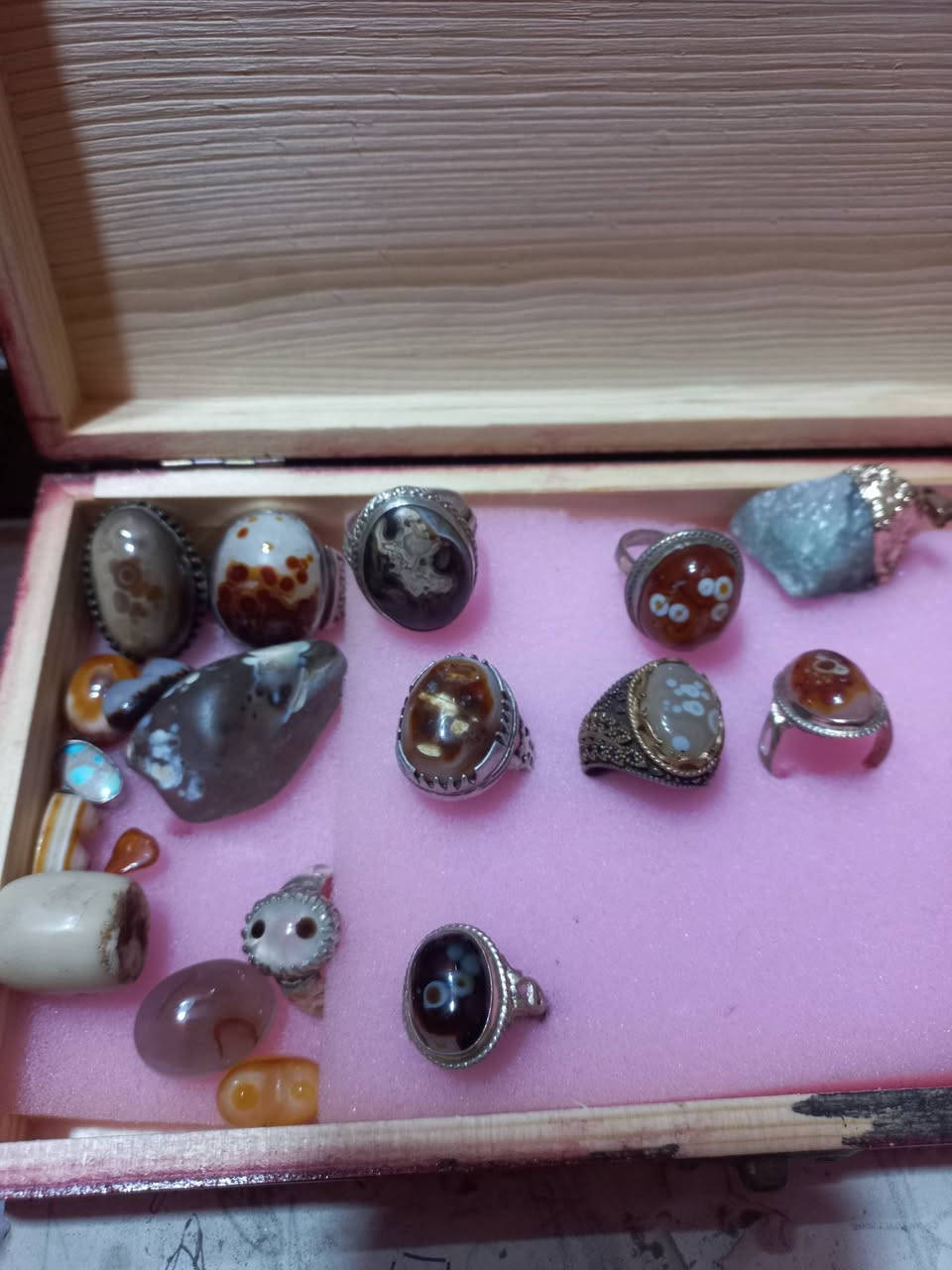 سلام عليكم مجموعة خواتم للبيع
عدد 9 شلع سعر الخاتم 35 الف
عنوان بغداد 
+ توصيل ماعندي
تاخذهن من باب البيت 
للاتصال ***********
