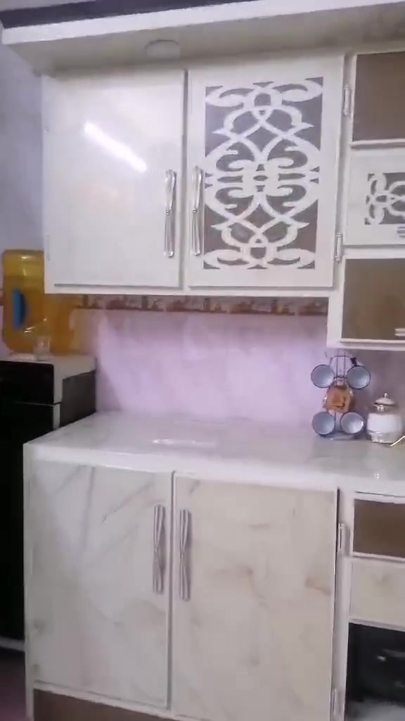 سلام عليكم كاونترللبيع مترين او نص او السنك متر او عشرين  .رقم المبايل ***********

