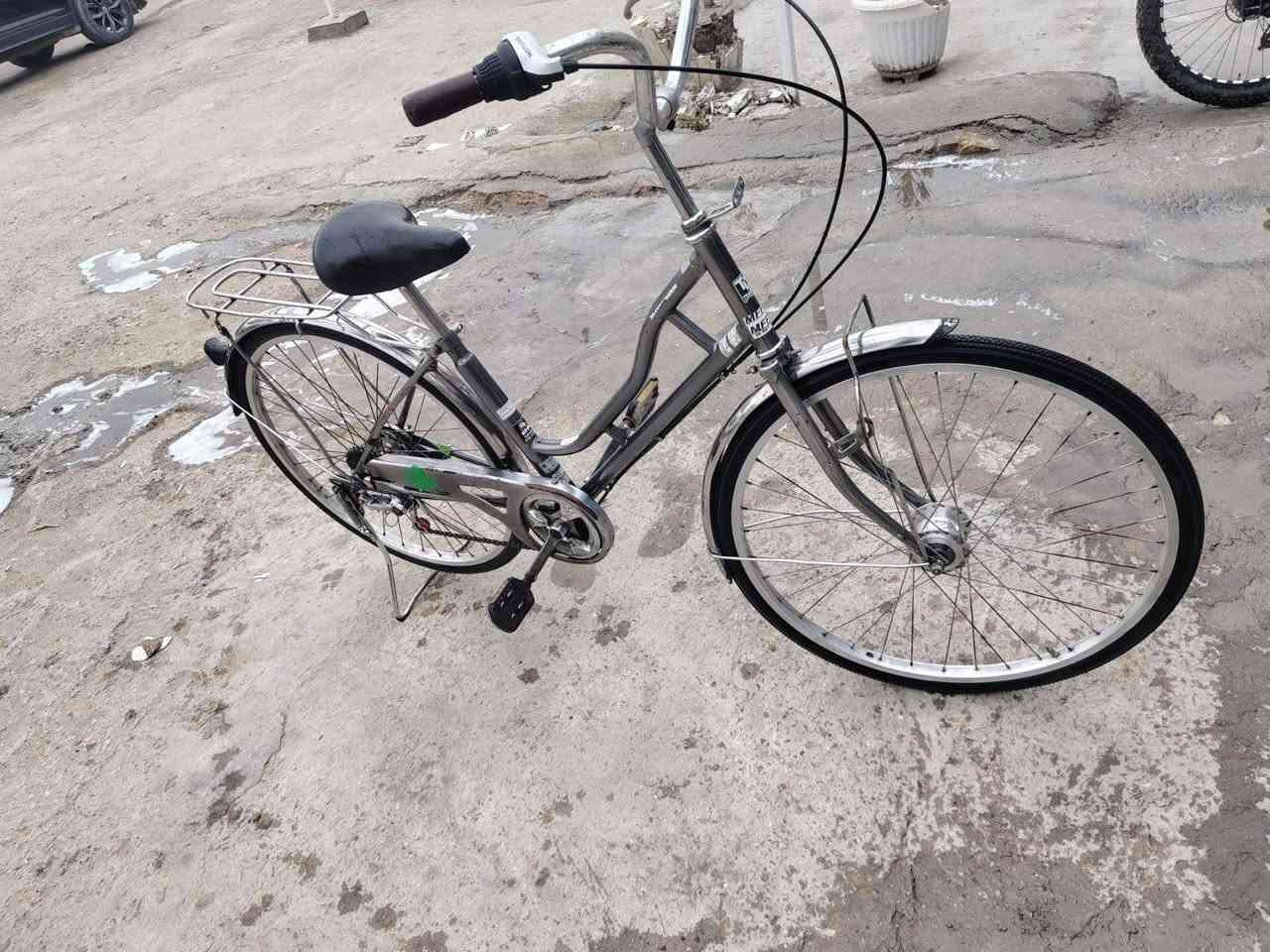 سلام عليكم بايسكل بناتي للبيع حجم 26 كير وحساس مديل 2017 السعر 70 وبي مجال للطيبين  مكاني بغداد شهداء البياع الاتصال *********** متواجد واتساب ومازنجر ومستعجل عل بيعته
