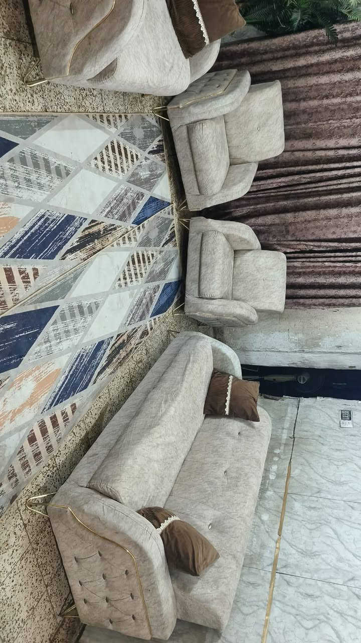 تخم تركي 7 مقعد💺 كلش راقي وثكيل اخو جديد اي ضرر مابي تفحص وتاخذ سعر ,,240,,بي مجال مكان البياع *********** يوجد واتساب
