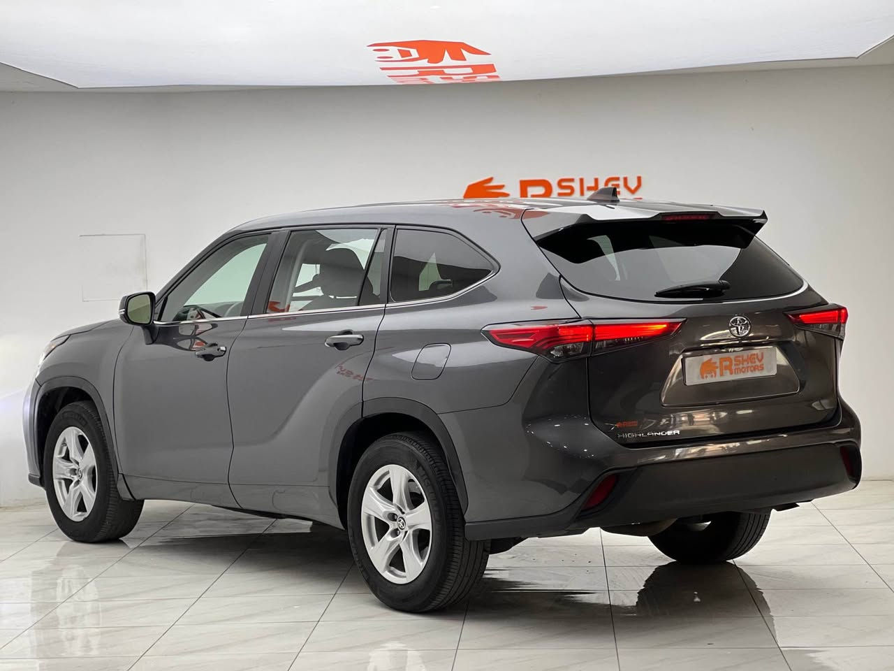 Toyota Highlander 2023
تويوتا هايلندر ٢٠٢٣
مواصفات L

مكينة ٤سلندر+توربو حجم ٢.٥لتر
ماشية 127,000 ميل

ضرر السيارة اربع قطع بنيد و جاملغ و بابين بدون دواخل ايرباك ستيرن و دكمة سستم شركة
السيارة كلش حلوة و نظيفة

السيارة رقم دهوك الدولي سنوية ب أسمنا و اكيد شرط التحويل 
مكفولة من كير و محرك و كهربائيات

و ب سعر(235$) ورقة و بيها مجال

مكان السيارة

دهوك -معرض ارشف R-Shev
رقم51 من معارض التيرمينال 

***********
*********** دهوك, العراق
