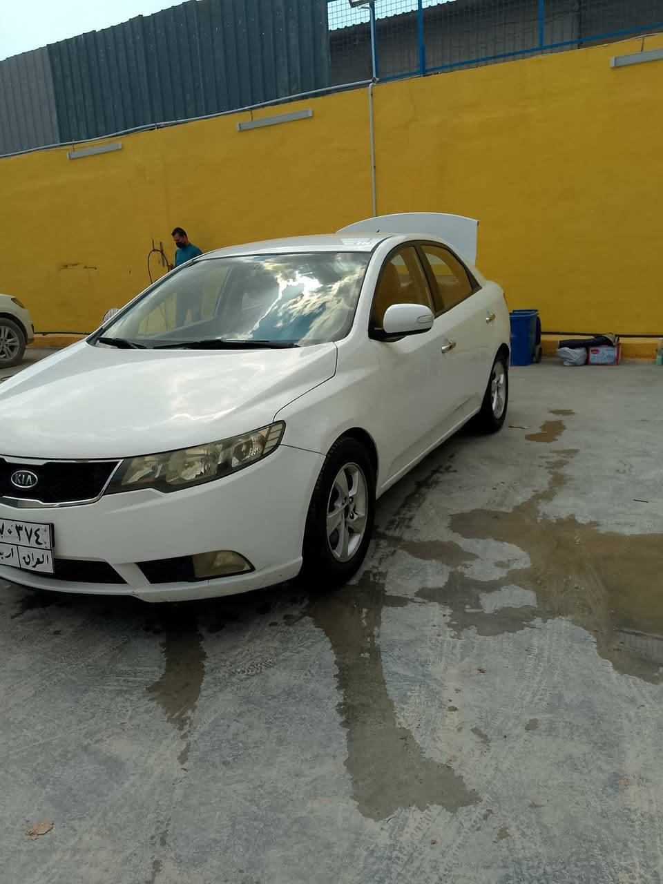 كيا سيراتو أبيض اللون رقم أرييل محرك 1600 العنوان النجف الاشرف رقم الهاتف *********** واتساب
