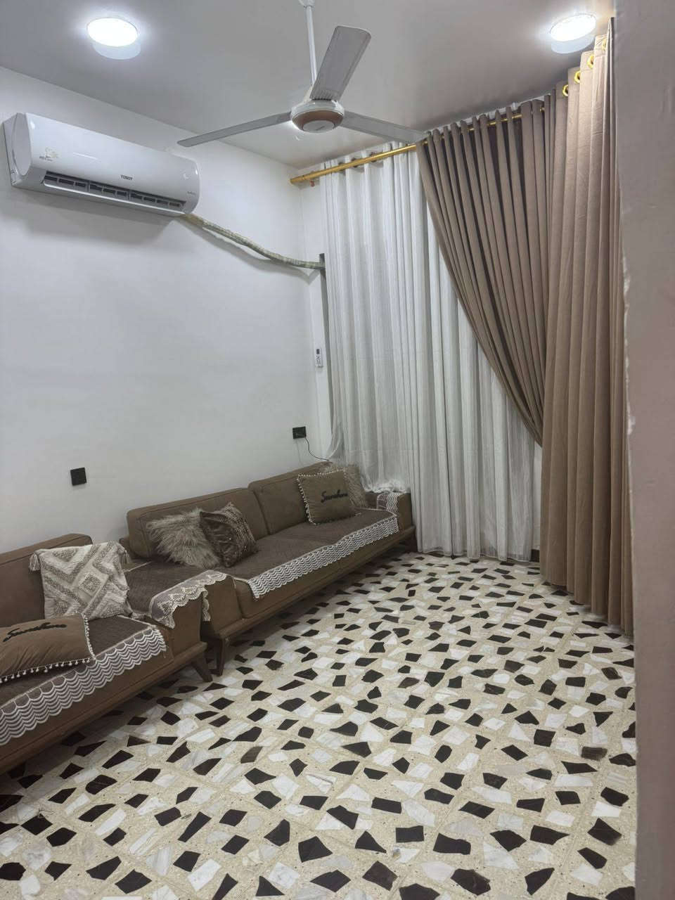 السلام عليكم. بيت ١٠٠ متر مع تشجير ١٢٠ متر للبيع العنوان بغداد الدوره شارع ٦٠
زراعي ملك صرف سند ٢٥ على طابو البياع استفسار على رقم ***********
