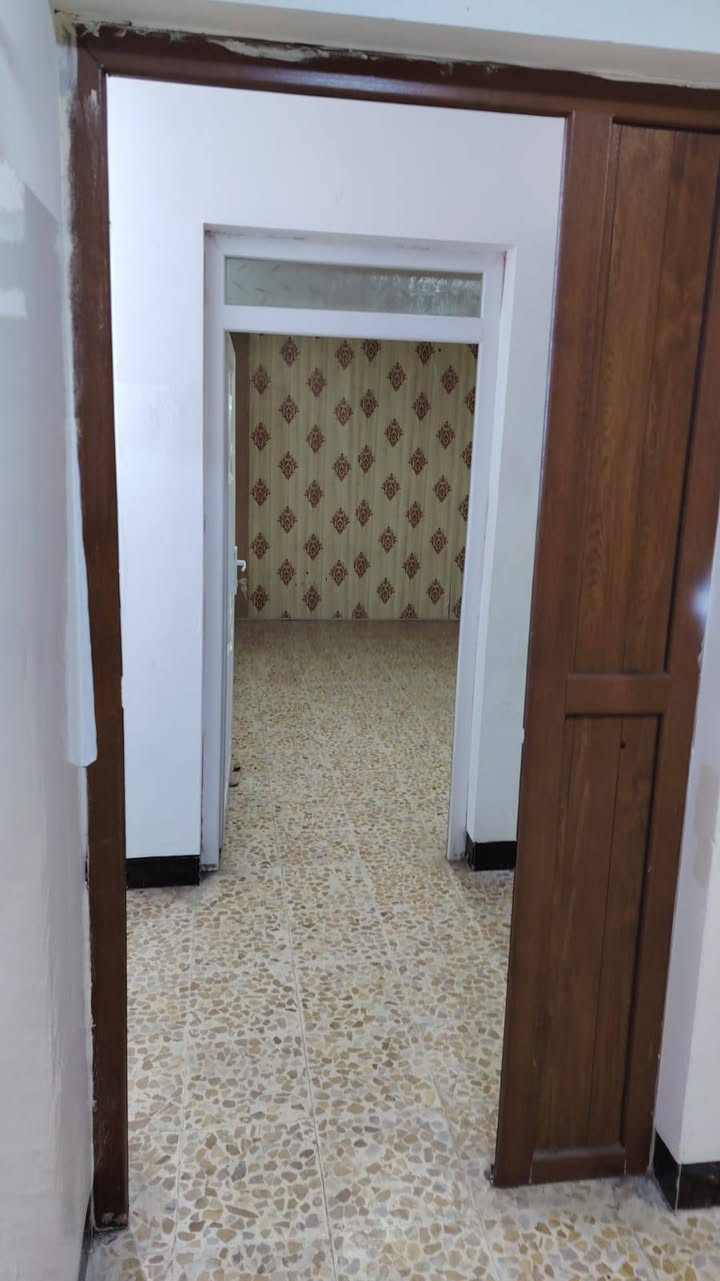 #عروض #مكتب #أسوار #المدينةللعقار
#دار #للإيجار
____________________________________

عنوان الدار ⬅️⬅️ بداية مزارع الحدباء
مساحة الدار ⬅️⬅️ ١٥٠ متر
طابق واحد ⬅️⬅️ غرفتين نوم هول واستقبال ومطبخ ومناور وصحيات وكراج
بدل الإيجار الشهري ⬅️⬅️ ٣٥٠ ألف
___________________________________
_
للاستفسار مراجعة مكتب
#أسوار #المدينة #للعقار
حي الحدباء مقابل جامع المجيد 🌹
او الاتصال على الأرقام التالية
اسيا ☎️***********
كورك ☎️***********
او مراسلة الصفحة 🎁
