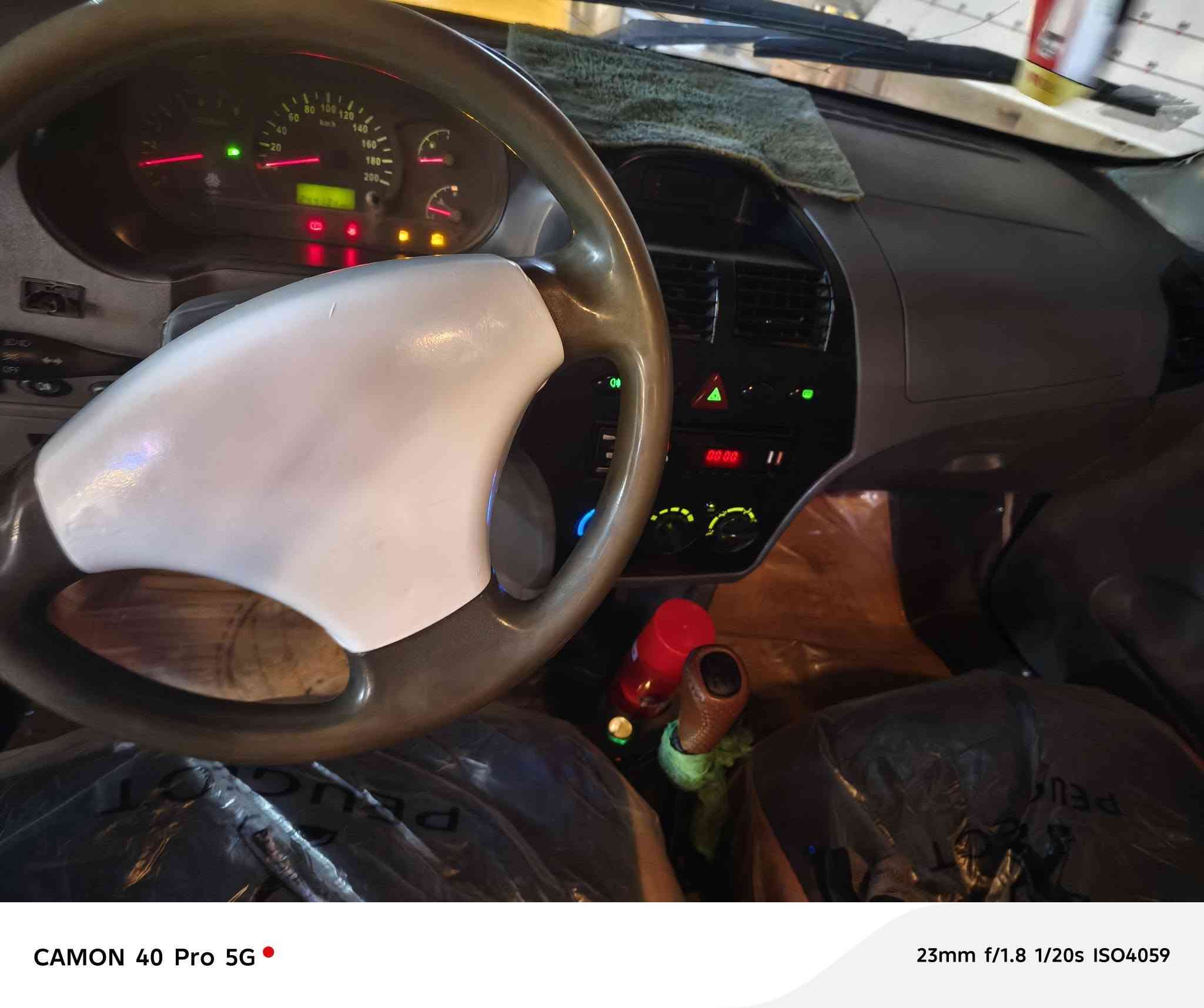 السلام عليكم 
سياراة طيبه 2014
كامله حداديه صدر امامي وخلفي 
دوشمه امبيثري بلوتوث 4 سماعات 
امصفره هيئه وغرامات تحويل ثاني يوم رقم بغداد مميز مشروع وطني 
تخم تايرات كامله السياره على أخر حبايه  سعر $33 بيها مجال 
رقم الهاتف ***********
العنوان بابل السده
