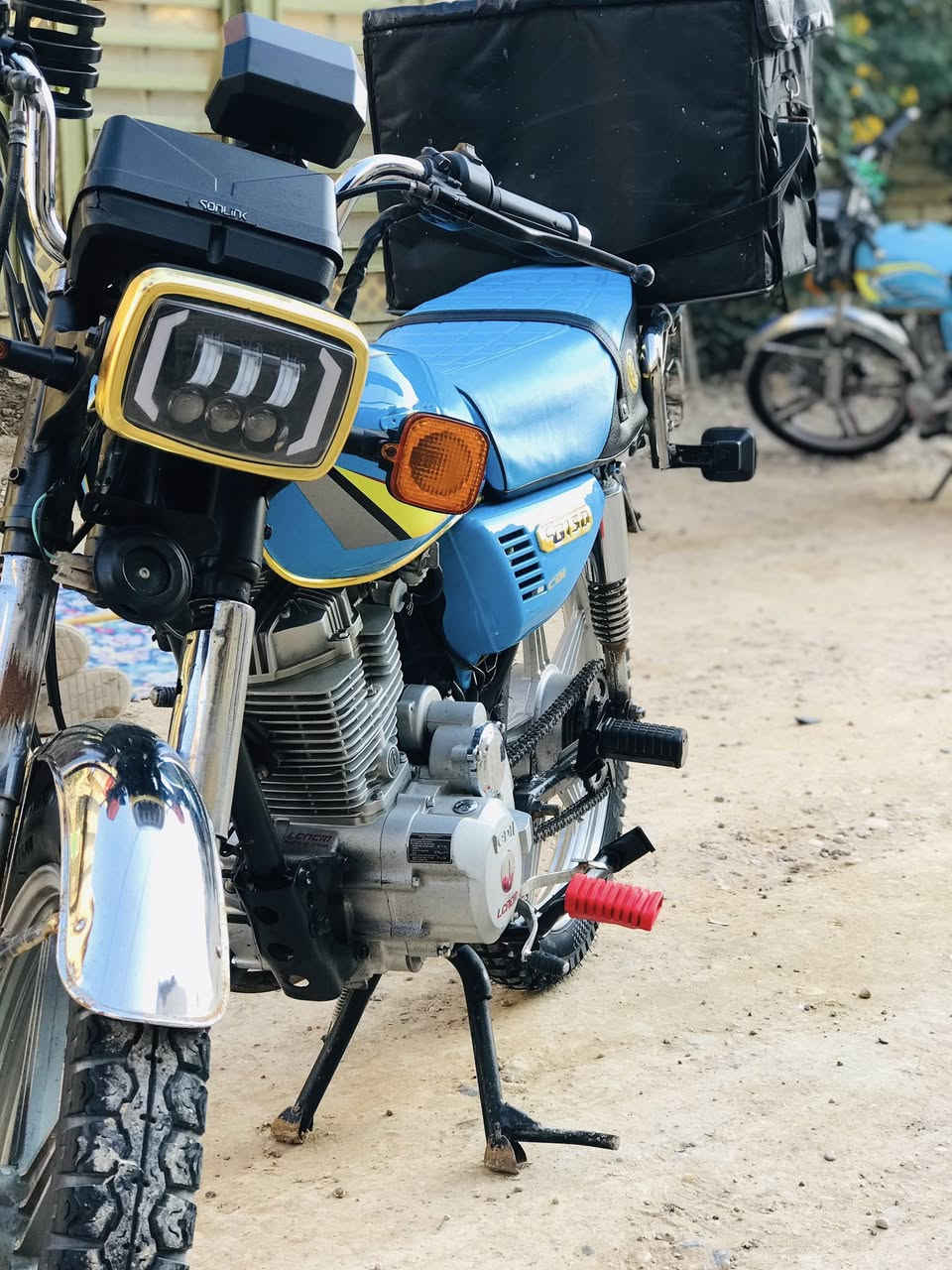 سلام عليكم دراجه لونسون جاهزه من كلشي تعمير جديد كله عام معمره سعرها ٦٥٠ بيها مجال بسيط مكاني الرئاسه مال عبيدي رقمي *********** متواجد واتساب وماسنجر وخط
