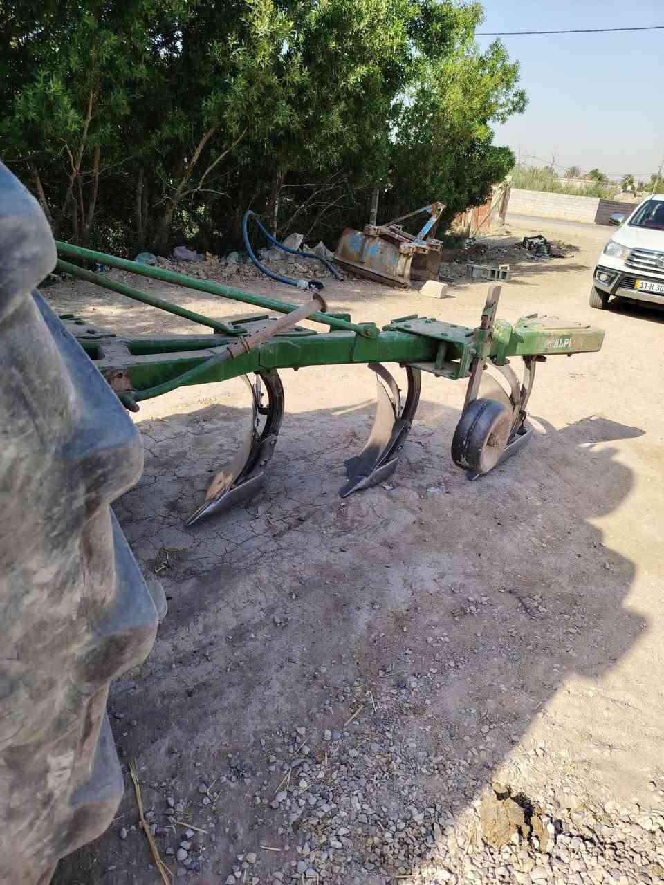فدان البير للبيع
 رابعي كفاله عامه من لحيم وفطر
معدلان 3،500 متر
بستم وطوبلي رگبه متحركه
حديد ثقيل
للاستفسار
رقم بيه واتساب وانتصال
***********
