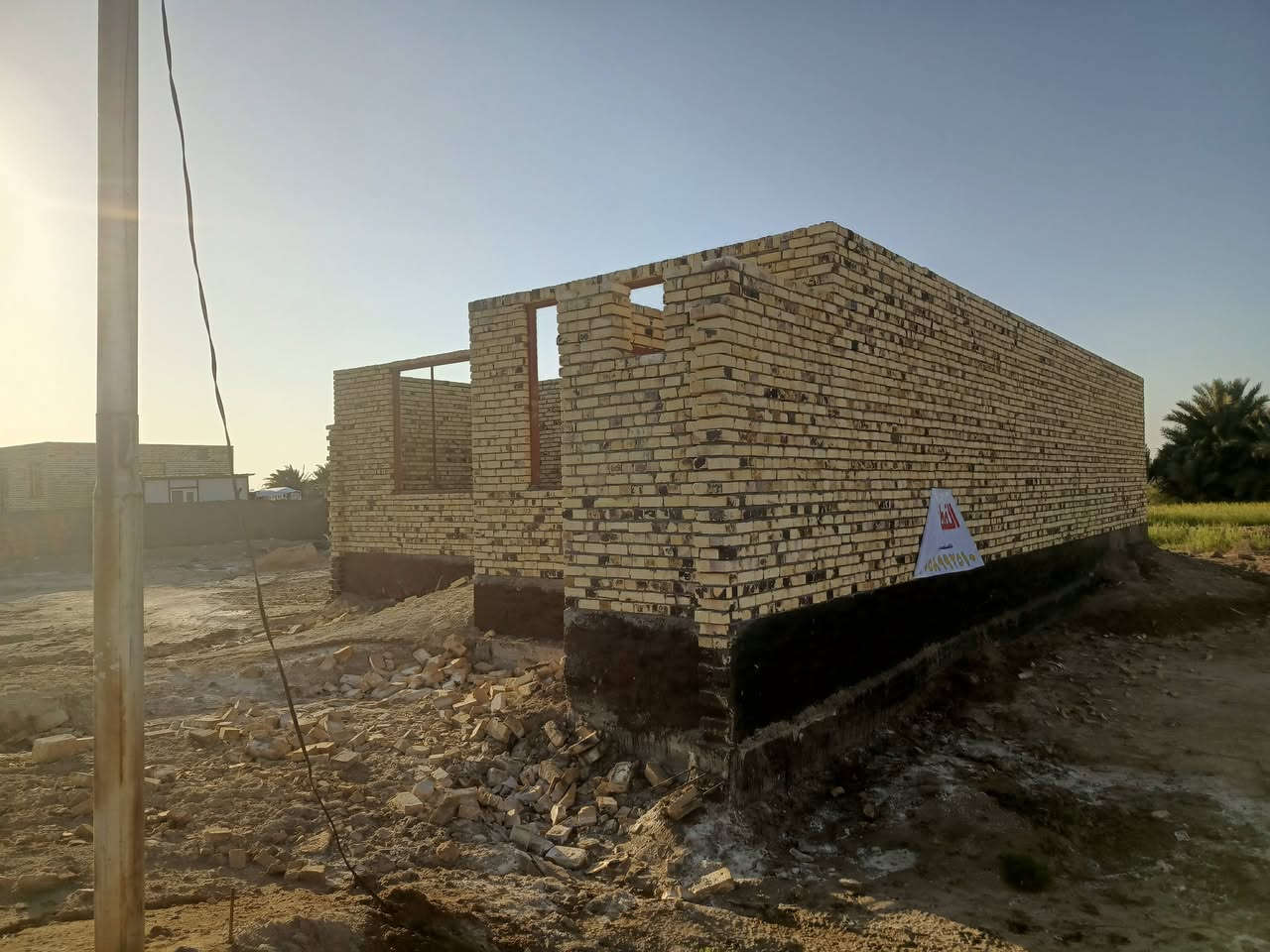 هيكل للبيع م200متر بنيان صافي 155ولباقي حديقه وكراج داخل مجمع الأمير سكني يرهم مراوس بيت  سعر اتصال ع ***********
