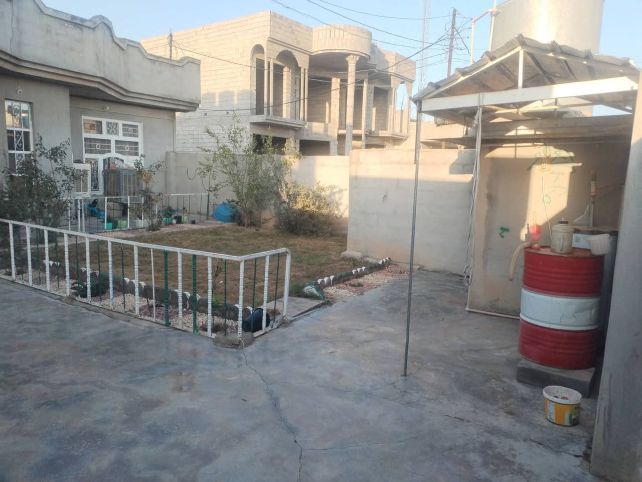 التفاصيل
بيت للبيع مساحة ٣٥٠ متر

غرفتين وربعة ومطبخ وحمام وحوش خلفي وصحيات وغرفة بالخلفي

وغرفة طابق ثاني

الموقع ملحق حي النداء قريب على المستشفى الاهلي السعر65 الاستفسار ***********
