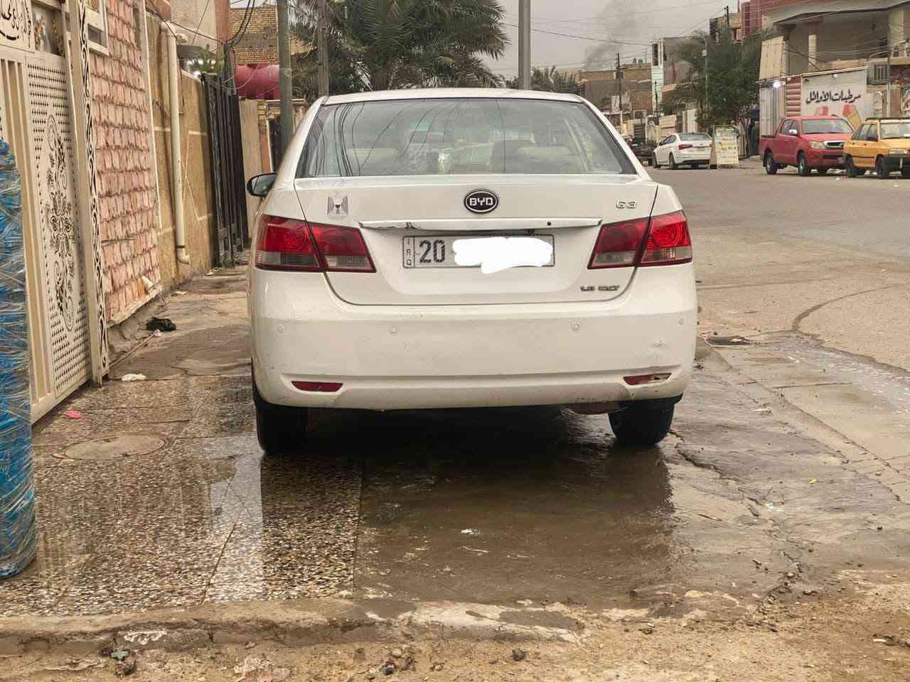 BYD 2013 ابيض خصوصي
رقم ديالى سنويه 2027بدون حادث
سياره جاهزه من كلشي نضيفه جداً 
تدفئه شغاله تبريد
تحويل مباشر  بأسمي 
سياره مال بيت  صدرها نظيف 
شاشه 
كامرا 
بصمه 
فتحه 
اشاير بالمريات

فووول الفول 
جاهزه ترايك وين ما يعجبك
السعر(55)بيها مجال بسيط
العنوان :بغداد حسينيه راشديه
للاستفسار :(***********)
