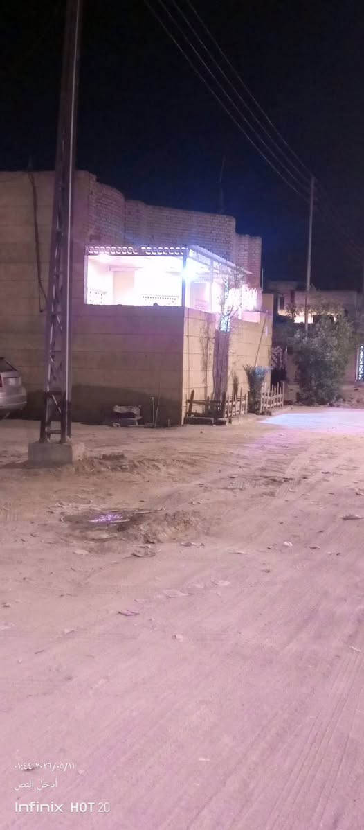 سلام عليكم دار للبيع مساحه 100 متر مربع ركن بدايه المنطقه عله شارع 15 متر يبعد عن شارع بغداد 300 متر  طابو زراعي سند 25 مشترك مقابل صناعيه حمدان بلد سيد  ***********
