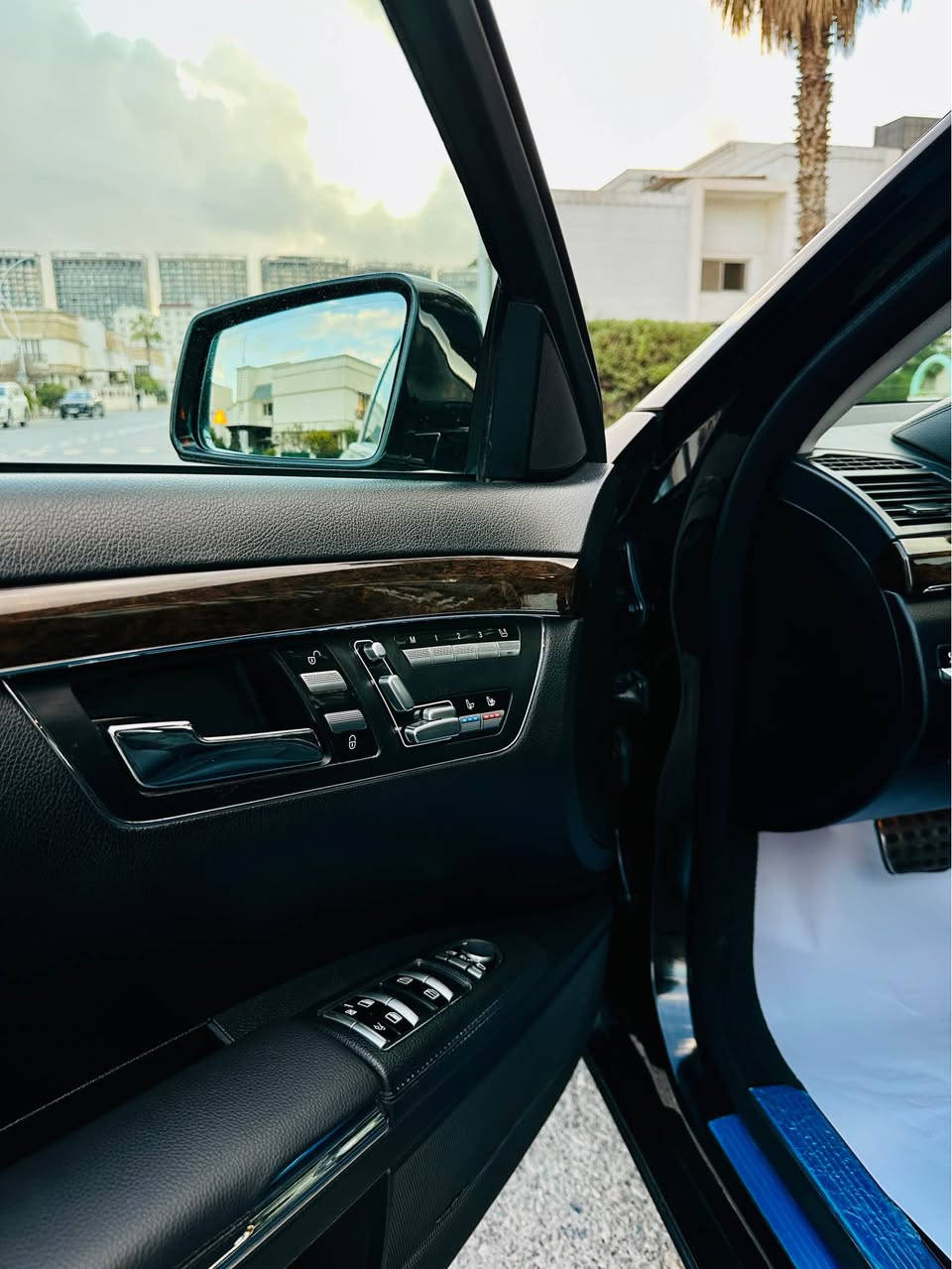 السعر قمبلة و مفاجئة بلنسبة للنضافة و كفالة عامة 💣

صلو على الحبيب 🙏🏻

للبيع فخامة الأمانية و فول مواصفات

🇩🇪🇩🇪🇩🇪 Mercedes Benz S class 350 🇩🇪🇩🇪🇩🇪

اخوان السيارة وارد الأماني و ضمان دولي و ضمان انتر بول و مكفولة كفالة عامة من الحادث و الصبغ و موجودة سونارها 💯

موديل : 2011

وارد : الألماني

محرك : 6 سلندر 3500 بانزين الحباب الجميع
 
نسبة النضافة : 98% ماشاء الله

لون : اسود لماع 

ماشية : 155 الف 

رقم السيارة : دهوك الجديدة سنوية عضم عاج 

مكان السيارة : اربيل 📍

سعر المحروسة : 207$💰 ورقه و مجال جداً بسيط 🙏🏻

رقم تليفون و واتساب ☎️ :

***********
***********

⚜️⚜️⚜️⚜️⚜️⚜️⚜️⚜️⚜️⚜️⚜️⚜️

مواصفات فول 💯

‎فتحة السقف • حساسات امامية و خلفية • رادار امامي و جانبي • مانع التصادم • تحديد مسار • دبلات جبلس • بيبان كله بصمة و شفط • صندوق شفط • لايت زنون و دوارة • كامرة خلفية • بردات خلفية كهربائية • سماعات Harman/Kardon • شاشة و كيج الكتروني • ناظور ليلي • كشنات تدفئة و تبريد و خزن و حضن و فول كهربائية • ستيرن مهربائي و خزن • شفتات بلستيرن • كير تعليك • شاشة دي ڤي دي و كنترول • سيدي بوكس • بريك لمس • اوتو هولد • اتو ستارت ستوب • مرايات شفط • كشنات خلفية هيتر و تحكم بل بردات • و بعد كلش اهواي مواصفات ممذكورة 💯

اخوان السيارة جاهزة و بدون النقص الحمدلله و مسويله سيرفز عام من ناحية دبلات و صدر و هيدروليك و دهن المحرك و نوزلات كله مضبوط و بدون اي نقص الحمدلله 🙏🏻

گير و محرك و كهربأيات السيارة كله كفاله و بدون اي نقص او خلل او عطل شرط سونار 👍🏻

فحص و هزة و سنوية جديدة و السيارة بأسمي تريد تحويل او وكاله حاضر و ما اقصر 🙏🏻 أربيل, العراق
