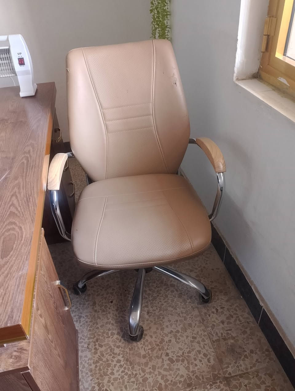 مكتب قياس ١٦٠ السعر ١٤٠
كرسي دوار  سعرة ٦٥ 

العنوان الحلة شارع ٦٠


**إذا كنت صاحب هذا الإعلان وتريد حذفه لأي سبب، رجاءا أرسل رسالة إلى الدعم الفني**