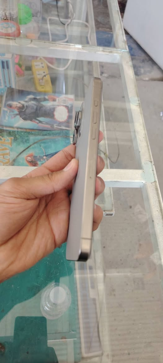 ايفون ( 15 ) برو ماكس
ذاكره ٢٥٦ بطاريه ٨٦ 
النظافه ١٠٠ بالميه اخو الجديد 
السعر ب ٩٧٥وبي مجال بسيط


**إذا كنت صاحب هذا الإعلان وتريد حذفه لأي سبب، رجاءا أرسل رسالة إلى الدعم الفني**