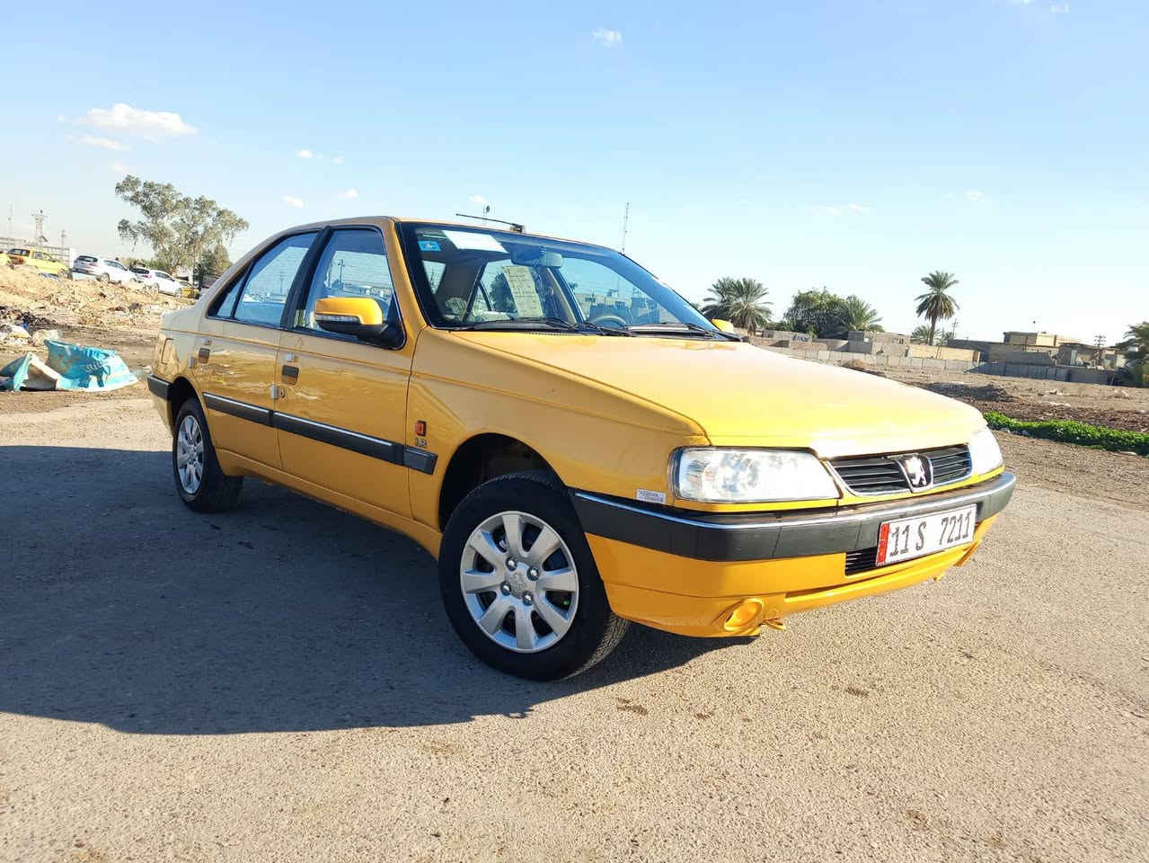 سلام عليكم بيجو لميس أكد 2016سياره كفاله عامه 
سياره جديده تخم تأير صدر امامي خلفي جديد سياره مال جناي مكينه وكير مكفولات سعرها ٤٩ وبي مجال مكاني بغداد رقم الهاتف ***********
