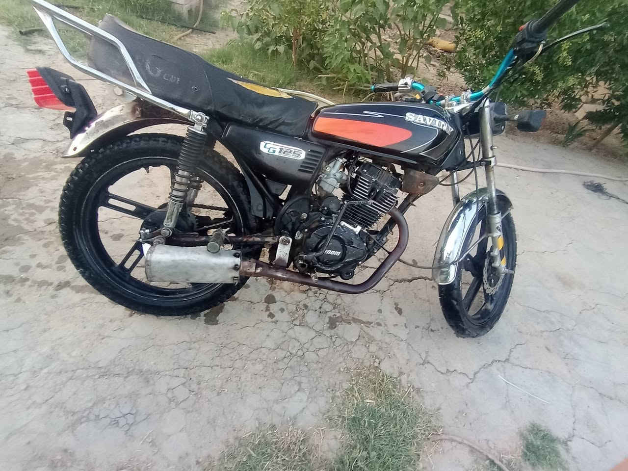 دراجه سيفان  موديل 20  كلك دراجه كامله مكمله دراجه رياضيه ستير الرياضي صالونصه رياضيه تطلع نار //ضفيره جديده بيها بيها لايتات جدد اشاير  تانكي جديد دراجه خير من الله تخم تاير جديد الدق هندر واحد تطلع الظفيره بس ما مشكله الفيش لان ما اعرف شو اسويهن كهربائياتك كلها شغاله شرط هندر واحد تشتغل مكان ديالى خان بني سعد متواجد فيس واتساب وخط رقم رقمي رقم *********** السعر خاص وان شاءلله بيه مجال
