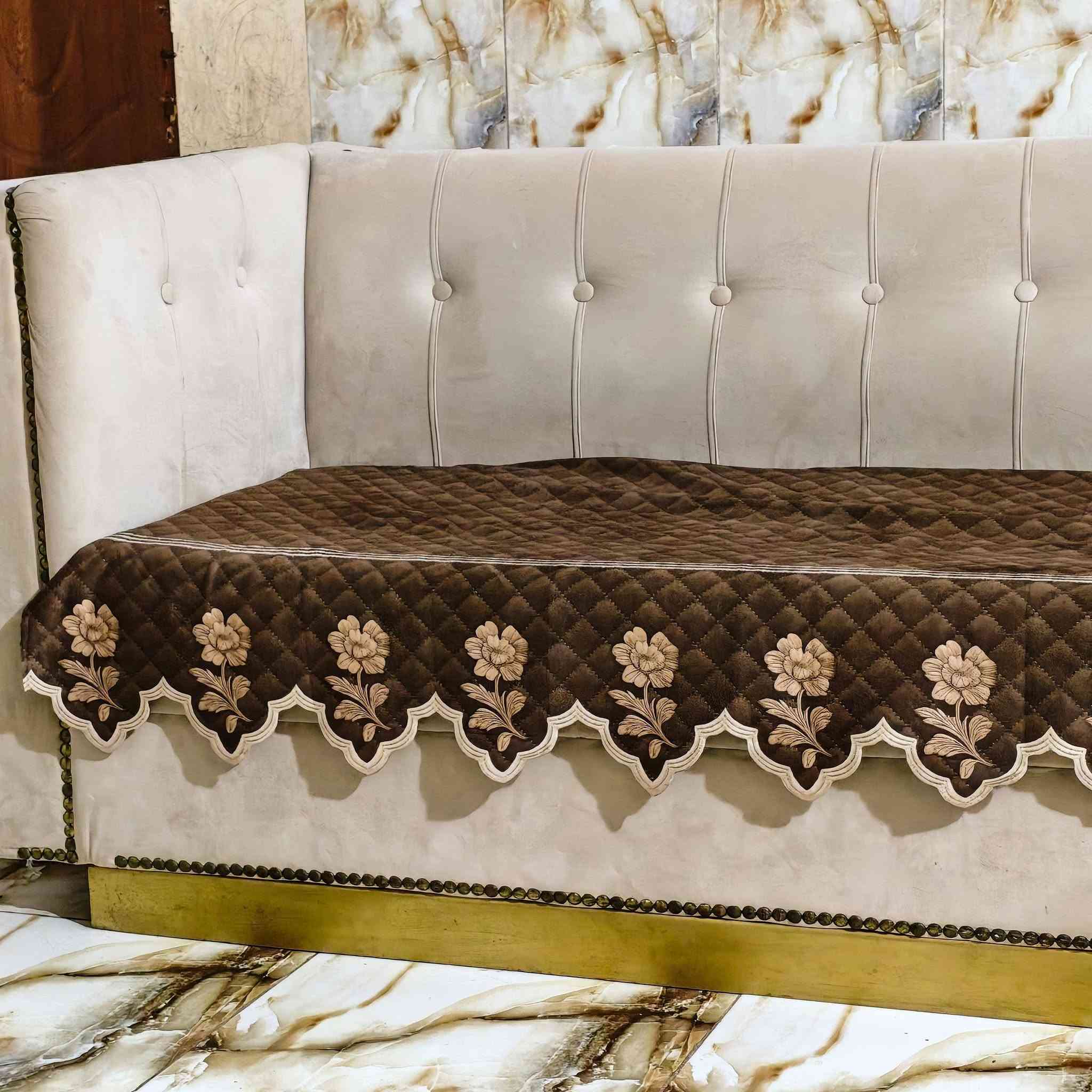 🛋️قنفات للبيع بحالة ممت ازة 🛋️
المواصفات:
القياس الكلي: 11 متر.
الملحقات: يجي معاها 6 كوشايات هدية.
النظافة: نظيفات جداً وجاهزات للاستخدام المباشر.
📌 الموقع: البصرة - الزبير
💰 السعر: [560]الف 
رقمي *********** واتساب
