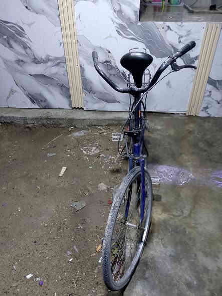 السلام عليكم عندي بايسكل للبيع بناتي حجم 26 رايده قفله 40 ما ابي اي نقص بس ماسنجر ولا شويه ضبه تمام ويريد يخابرني قفل 40 ***********
