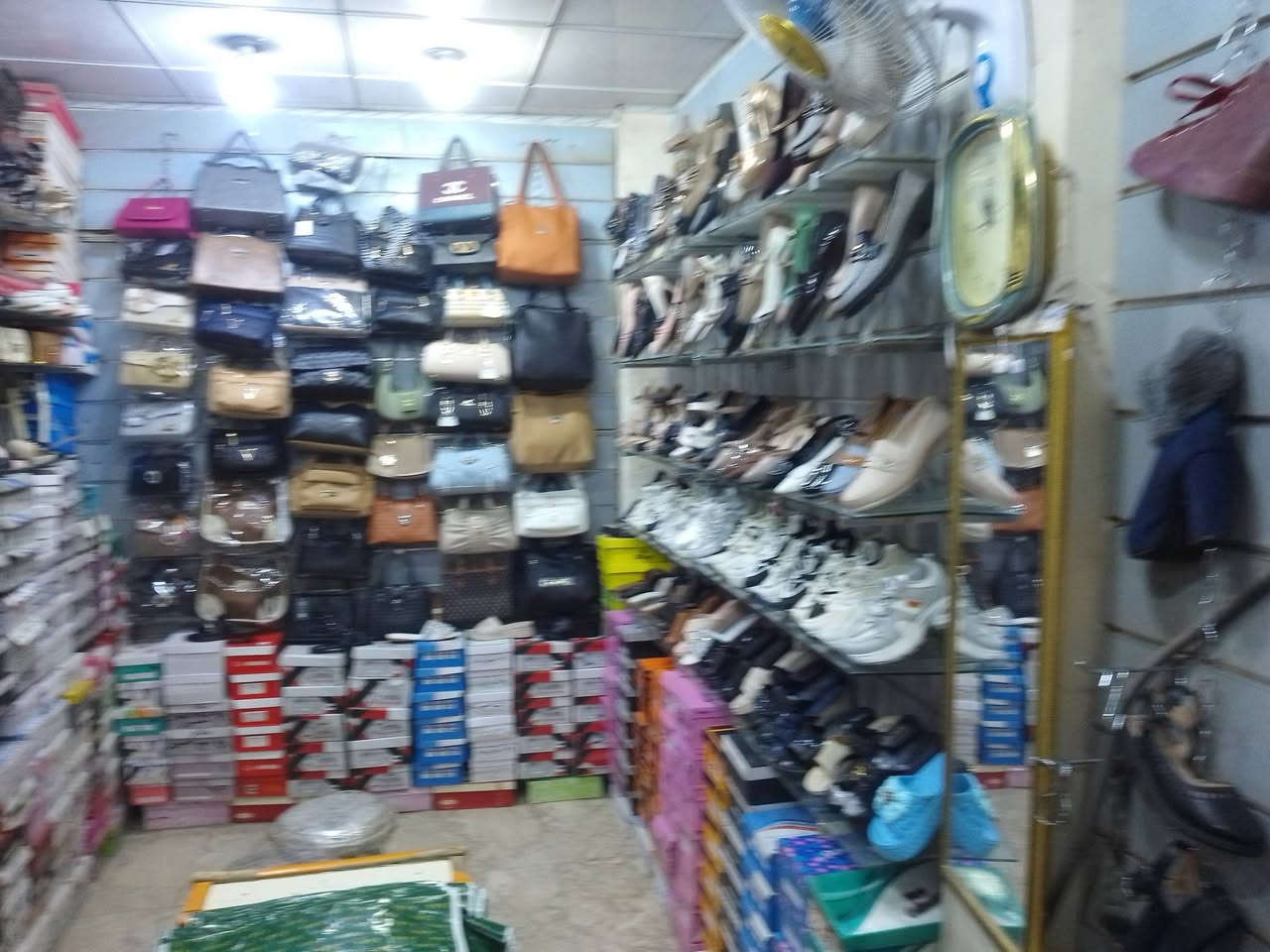 بمناسبة قرب عيد الأضحى المبارك اعاده الله عليكم بالخير والسعادة الدائمة بأذن الله تعالى عروض بالاسعار مع احذية سنيورة سبع ابكار سوق السمكة عمارة ابو بان التوفيق والرزق لجميع أمة محمد اللهم امين...


**إذا كنت صاحب هذا الإعلان وتريد حذفه لأي سبب، رجاءا أرسل رسالة إلى الدعم الفني**