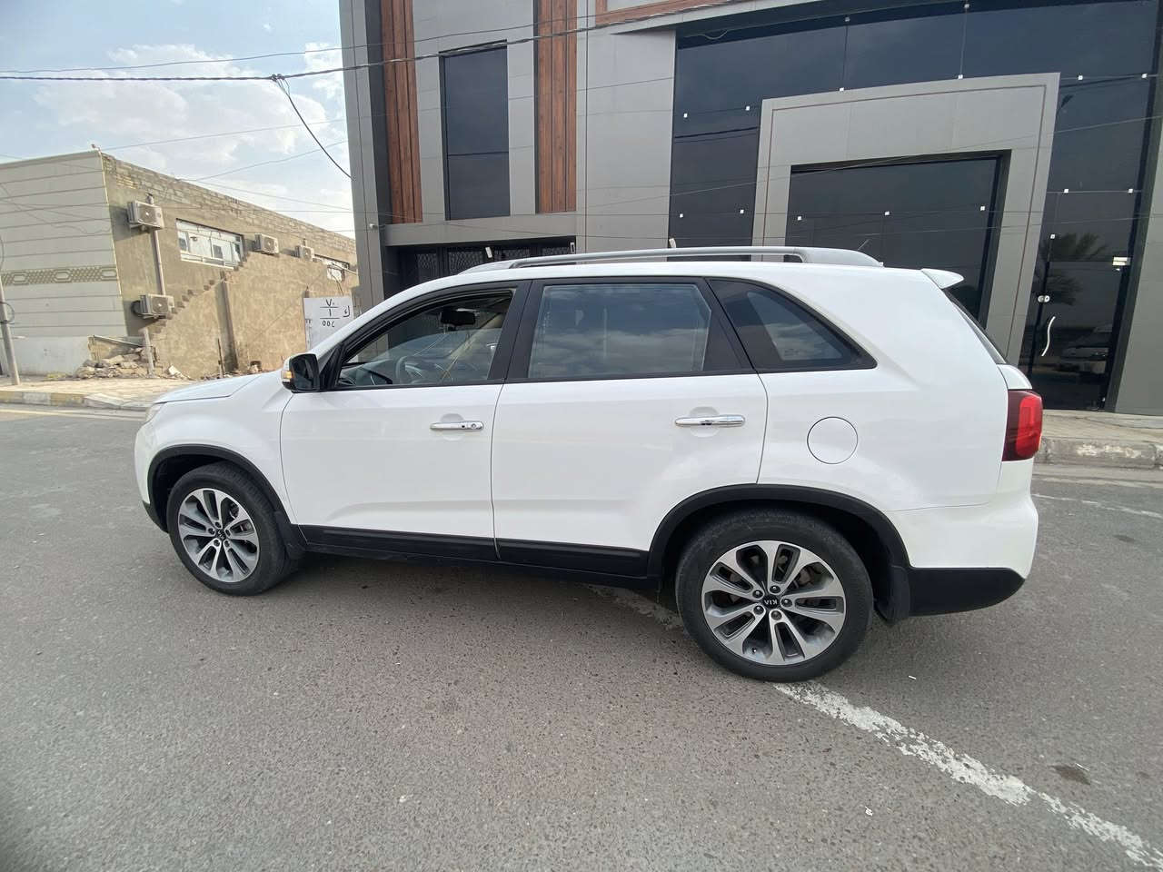 سورنتو 2015خليجي  فول مواصفات عدا البانوراما
محرك 4سلندر  2400

 7 راكب 

بصمة تشغيل 

تحكم ستيرن 

مثبت سرعة 

حساسات امامي خلفي 

ويل 18 

تبريد 3 قطع 

مرايات شفط 

اشاير بالمرايات 

ترحيب ابواب 

بيها بارد بسيط بالباب عكس السايق 

للاستفسار 

***********
