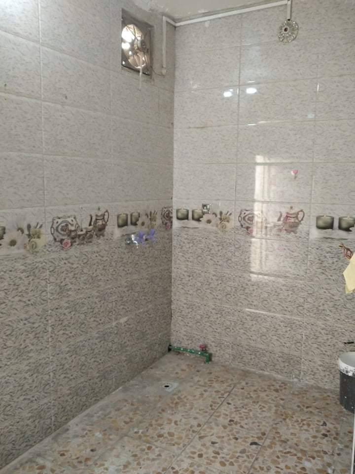 بيت ٥٠ متر طابو صرف للبيع يتكون من غرفه وصاله ومطبخ ومنور وصحيات العنوان حي العسكري  شارع السبيس قرب شارع الصب جميع الخدمات متوفره كيات والسلوك يمه مدارس يمه للاستفسار اكثر مراسلة الصفحه او الاتصال على الرقم ***********
