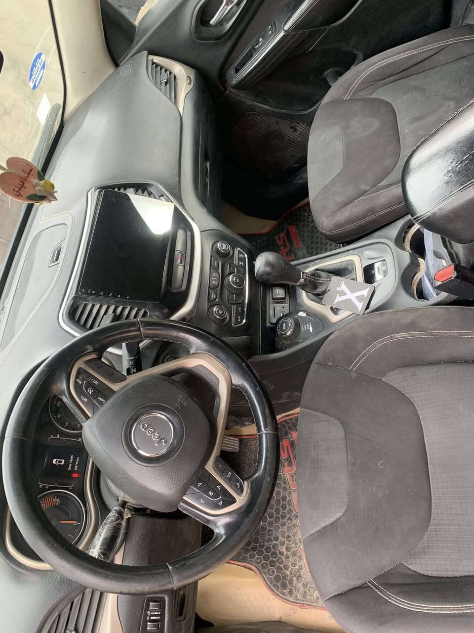 جيب
مديل 16
امريكي 
رقم بابل 
فول مواصفات 
6 سلندر 
مكان سياره بابل 
للاستفسار: ***********
