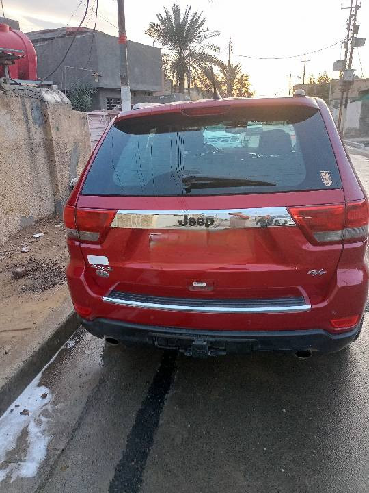 السلام عليكم 
من رخصة مدير الكروب 
 جيب لاريدو موديل 2011 هيمي 
مكينة 5700 
8سلندر
فور ويل
مصبوغة عام 
بانوراما 
فول مواصفات 
المكان بغداد حي النصر 
للاستفسار الاتصال ***********
السعر 160 وبيها مجال
