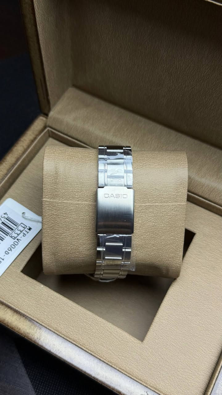 CASIO 
اصلي وكالة 
كاملة المرفقات ( علبة حافظة+ كرنتي + دليل الاستخدام )
ضمان سنة 
رقم الموديل MTP-V006
نافذ يومي شهري 
دزاين كلاسك مميز 
ستانلس ستيل 
مقاومة للماء 

40 الف على اول تم

UVMYGFxRPJmLNeVVPP


**إذا كنت صاحب هذا الإعلان وتريد حذفه لأي سبب، رجاءا أرسل رسالة إلى الدعم الفني**