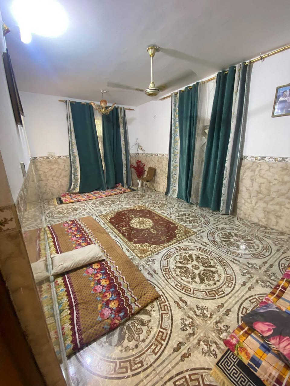السلام عليكم
دار للبيع مساحه ٣٠٠ متر طابو صرف بصف الركن 
طابقين ٥غرف نوم 
العنوان
هبهب /حي الشهداء/قرب مدرسة الشهيد يعرب 
للاستفسار الاتصال على الرقم ***********
