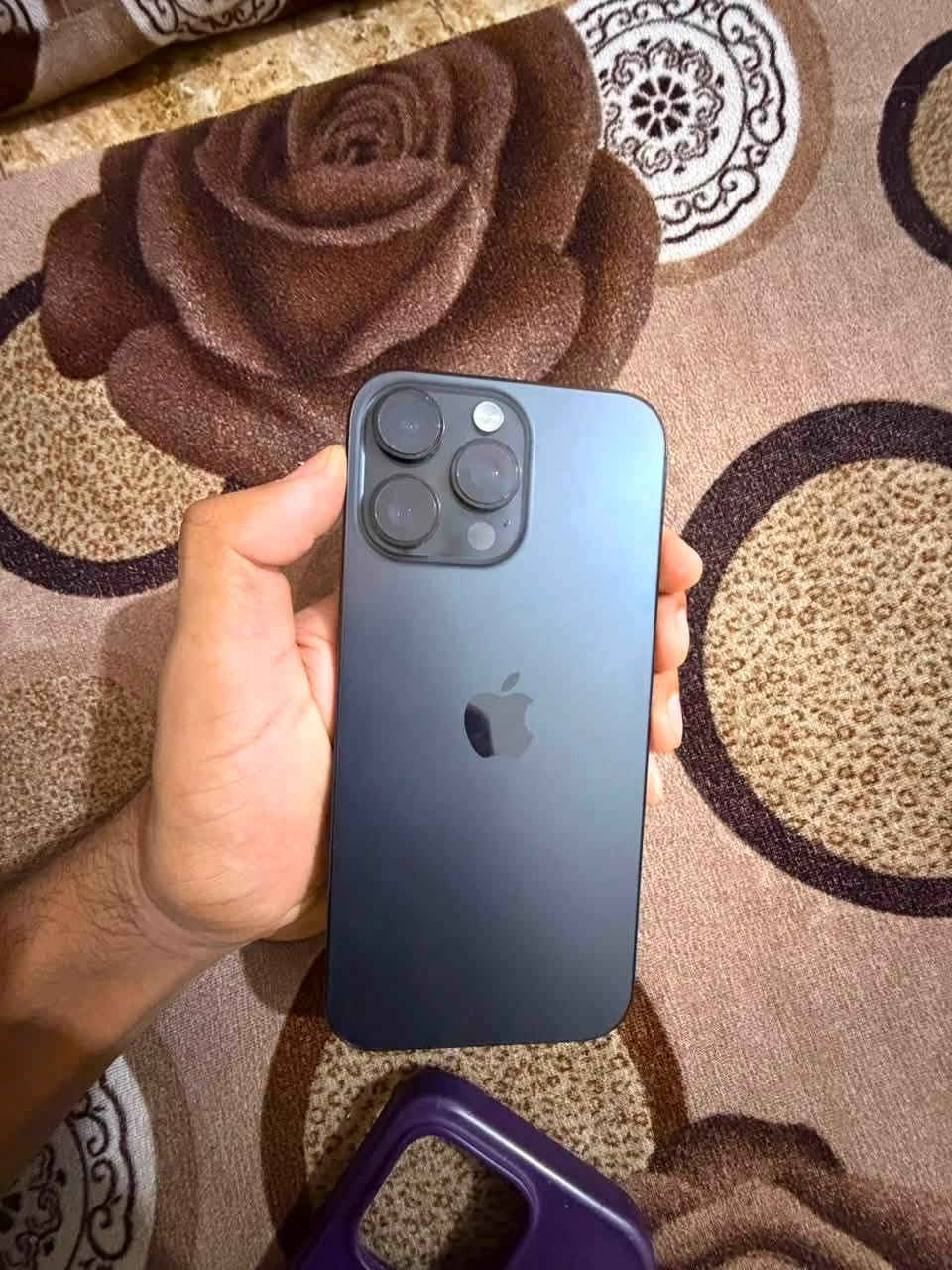 � للبيع iPhone 16 Pro Max – 256GB
* اللون: أسود
* السعة: 256GB
* إصدار: سنغافورة (ZA/A)
* دبل شريحة
* صحة البطارية: 95% 🔋
* عدد دورات الشحن: 383
* الجهاز مفول 100%
* النظافة 100%
* الجهاز مضمون 100% وجميع القطع أصلية.
* بدون كارتون.

💰 السعر: 1,300,000 دينار عراقي، وبيه مجال للجادين.

📩 للتواصل: خاص أو اتصال على الرقم: ***********
بيه واتساب
